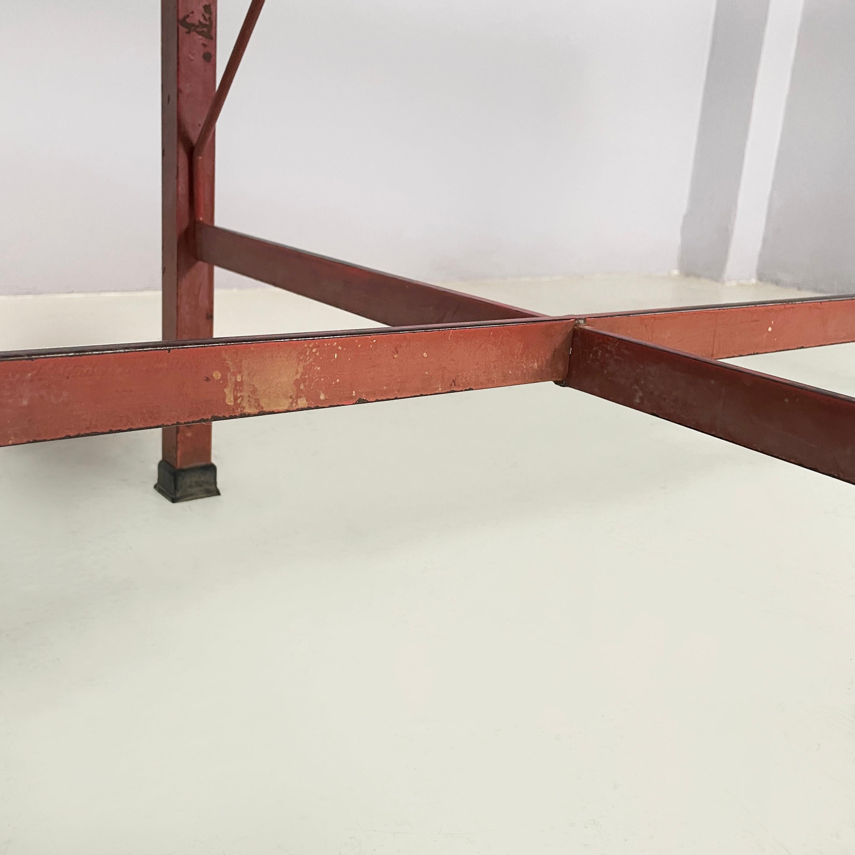Table de salle à manger italienne du milieu du siècle dernier en bois, formica et fer, années 1950 en vente 8