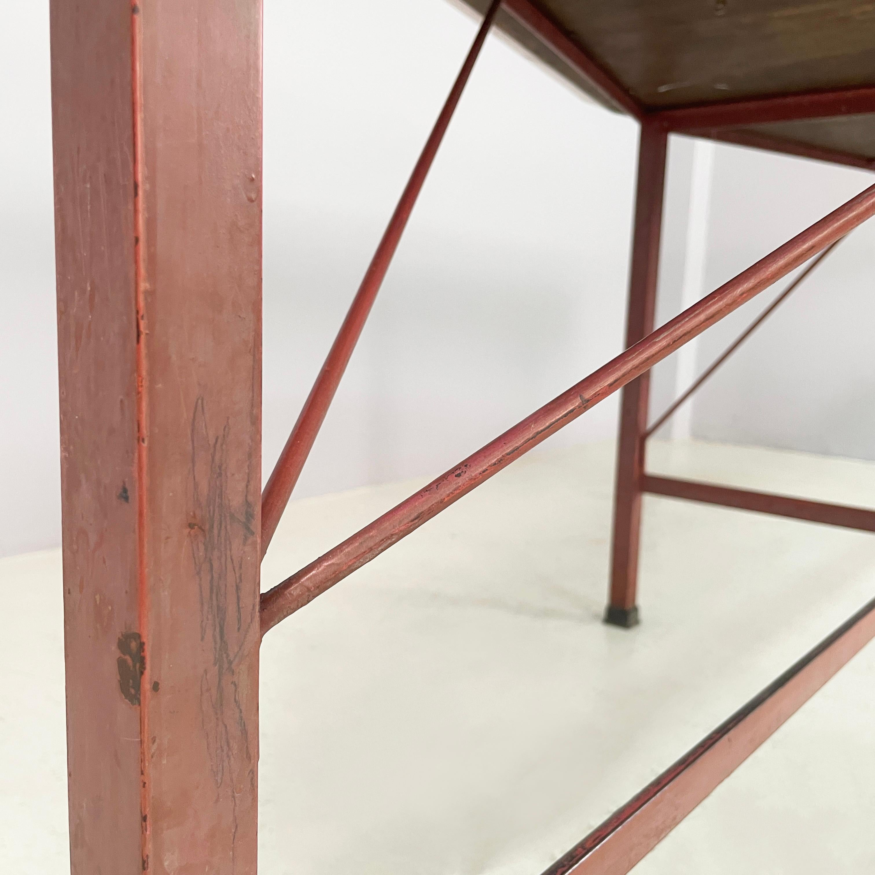 Table de salle à manger italienne du milieu du siècle dernier en bois, formica et fer, années 1950 en vente 9