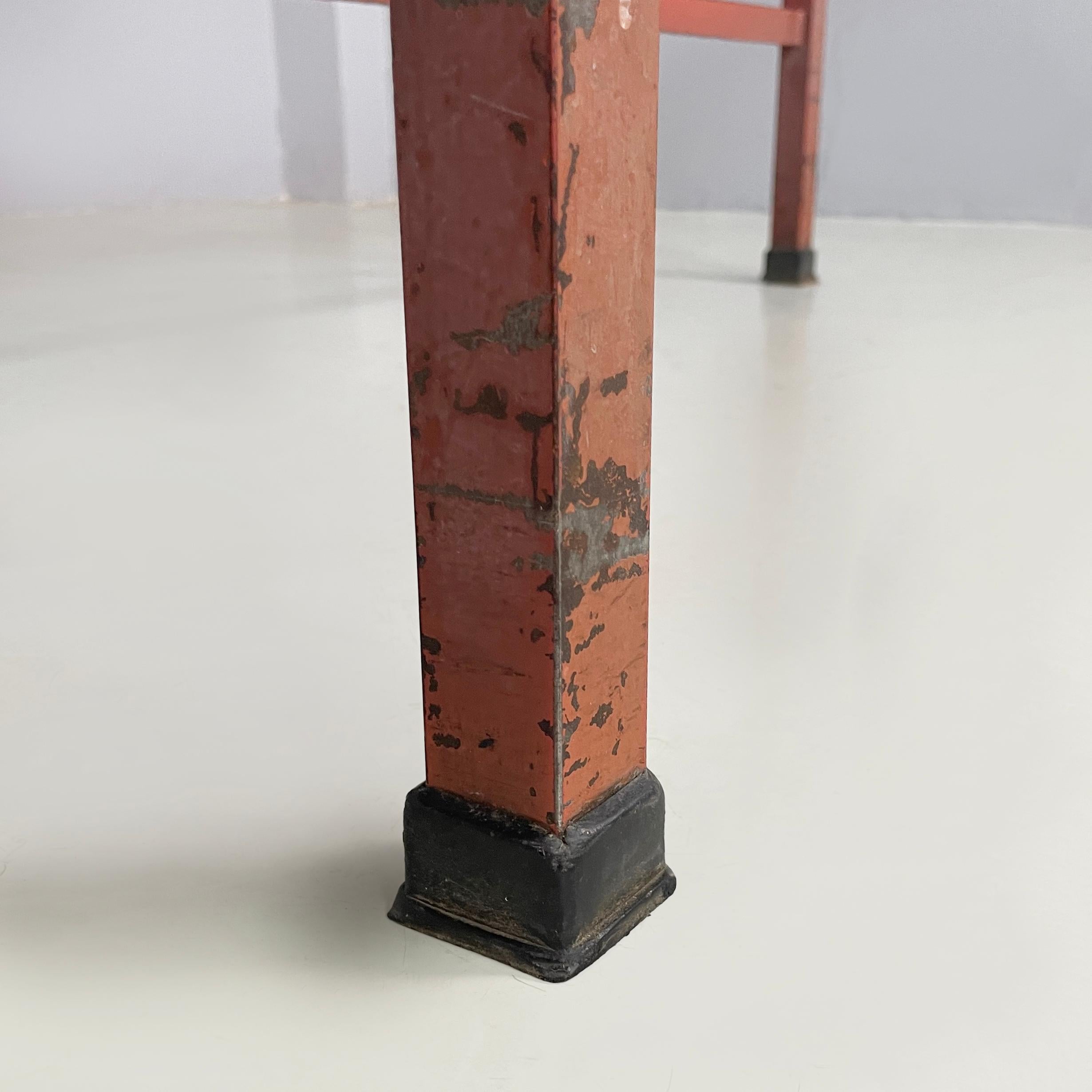 Table de salle à manger italienne du milieu du siècle dernier en bois, formica et fer, années 1950 en vente 10