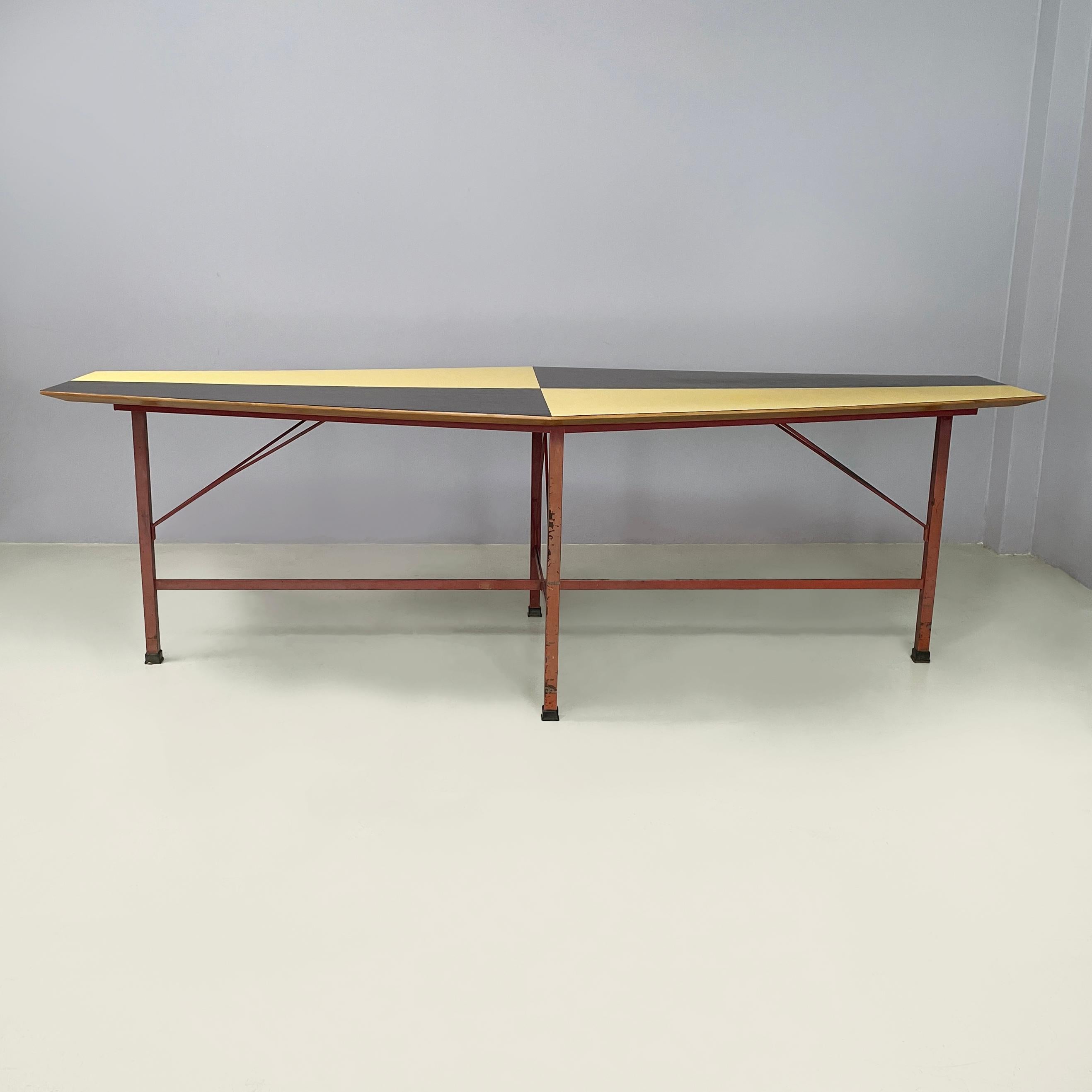 Mid-Century Modern Table de salle à manger italienne du milieu du siècle dernier en bois, formica et fer, années 1950 en vente