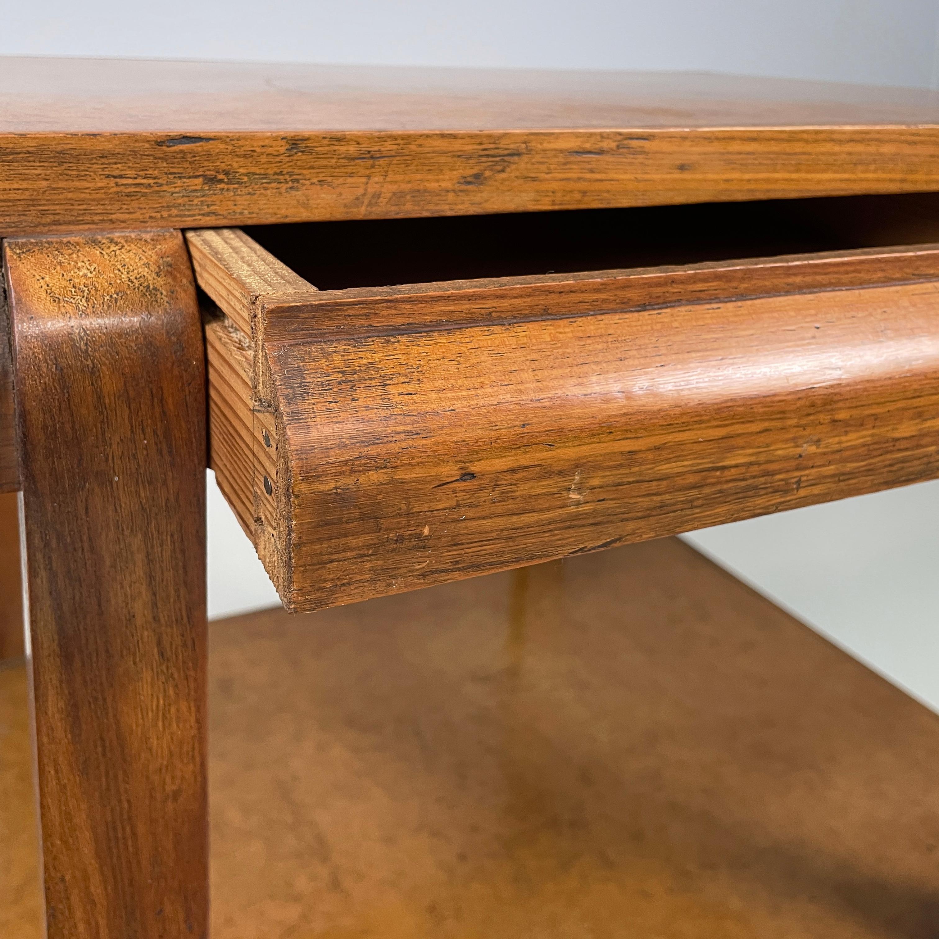 Italienischer moderner Doppelregal-Couchtisch aus der Mitte des Jahrhunderts aus Buxus und Holz 1930-1940 im Angebot 3
