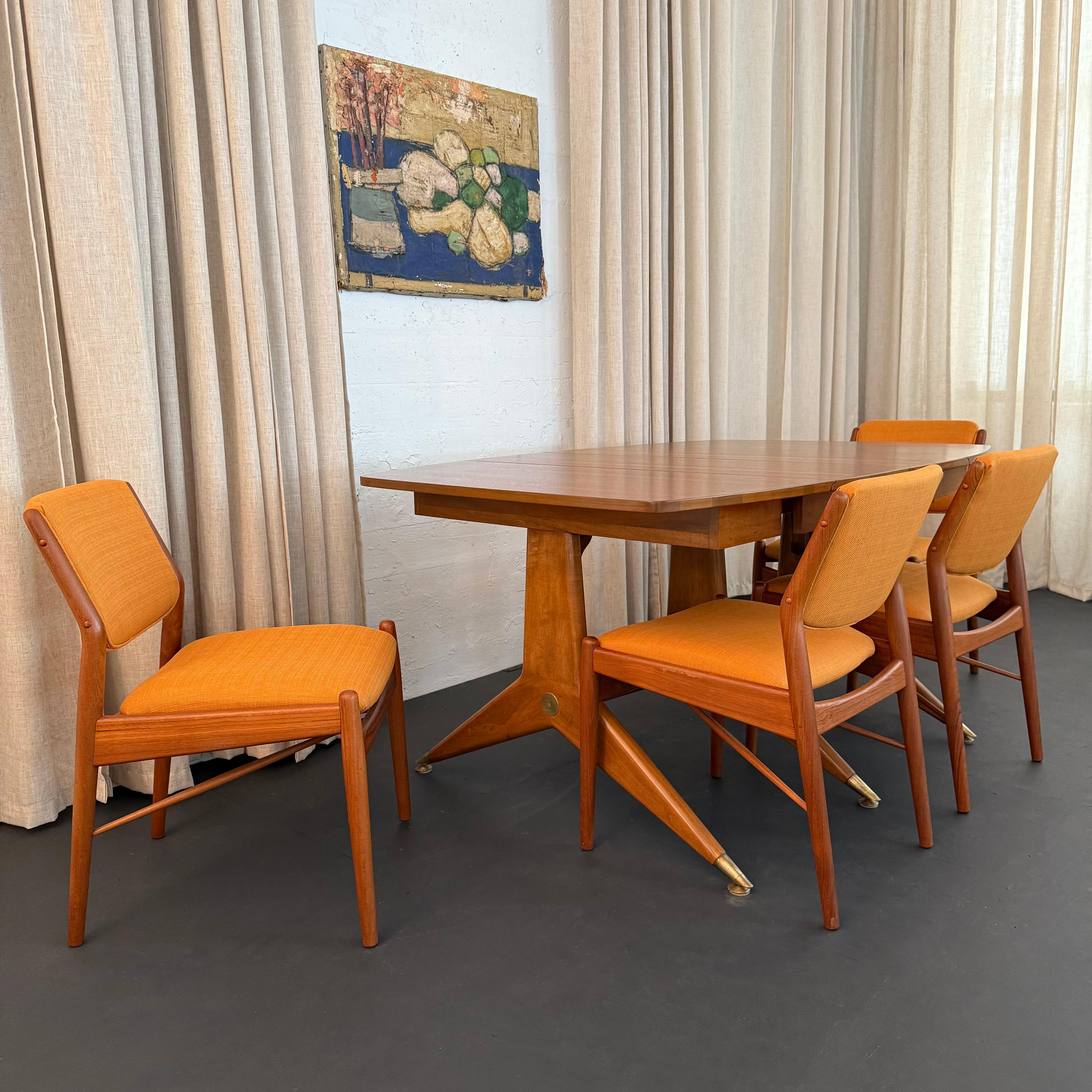 Mesa de Comedor Italiana de Mitad de Siglo al Estilo de Gio Ponti siglo XX en venta