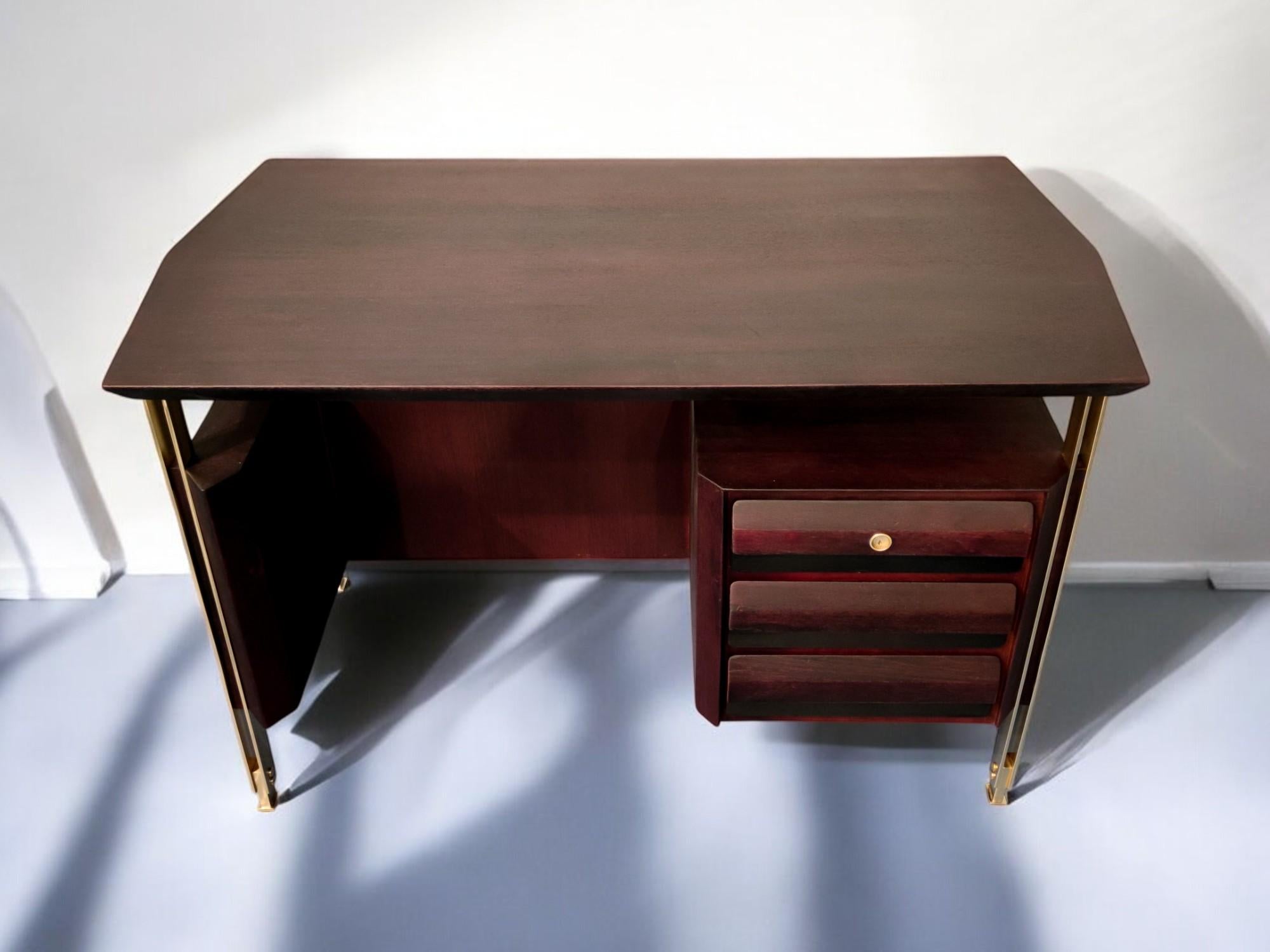 Laiton Bureau de direction italien moderne du milieu du siècle dernier par Vittorio Dassi, années 1960 en vente