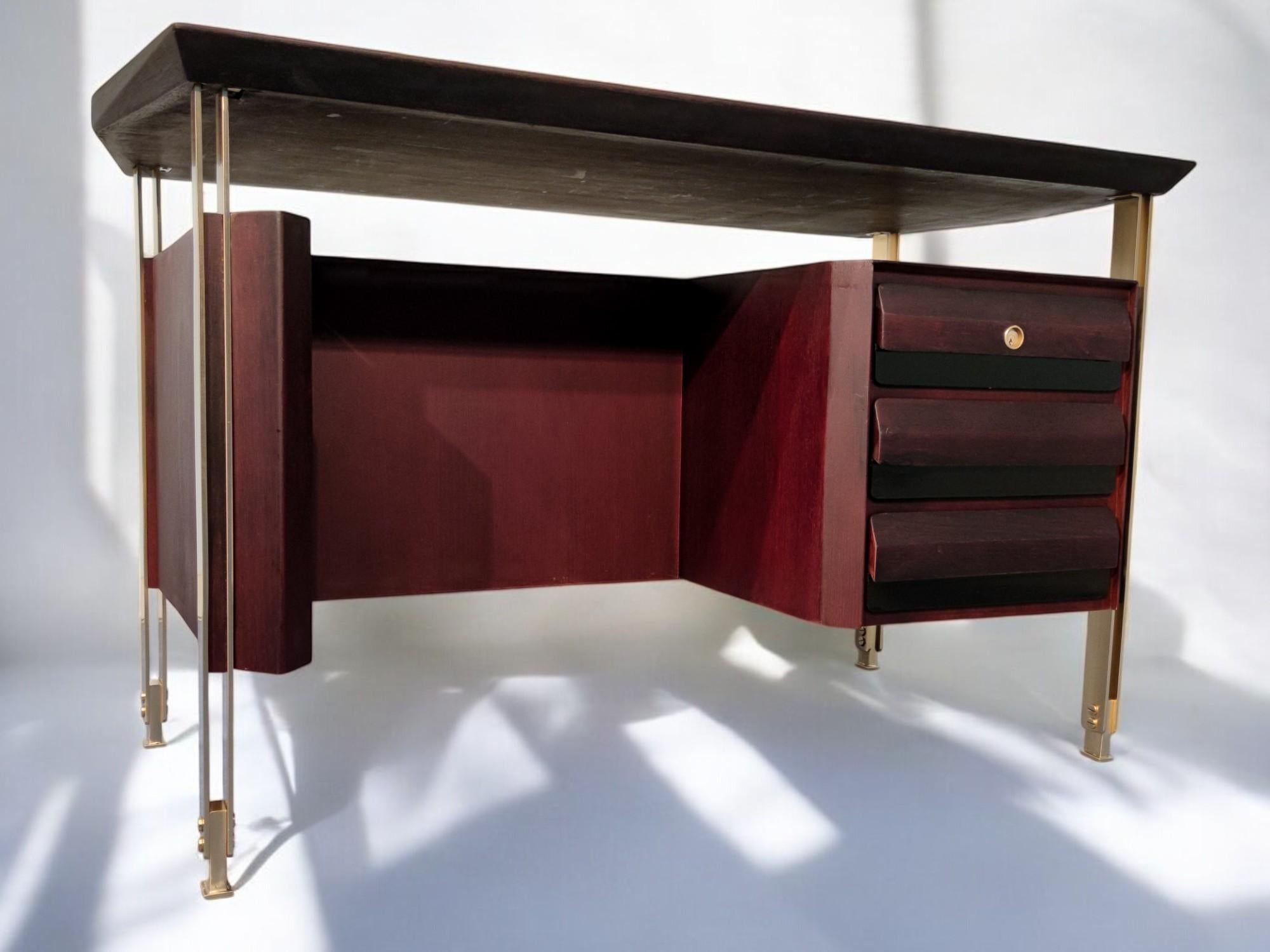 Bureau de direction italien moderne du milieu du siècle dernier par Vittorio Dassi, années 1960 en vente 1