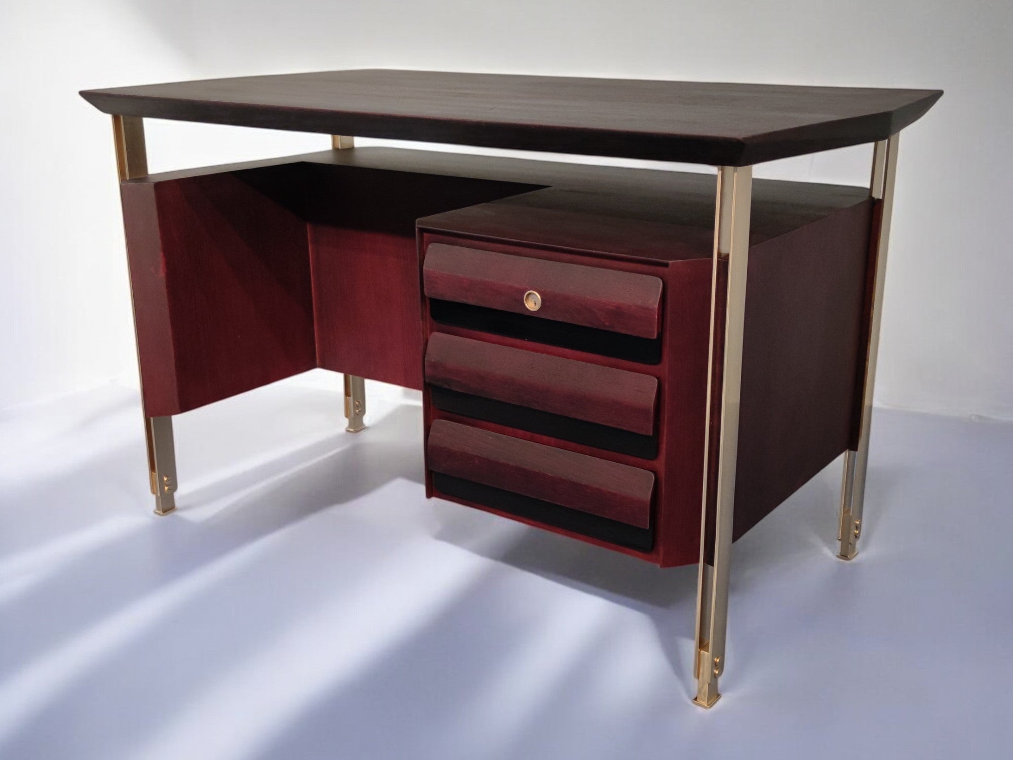 Italian Mid-Century Modern Executive Table Desk by Vittorio Dassi, 1960s In Good Condition For Sale In Traversetolo, IT