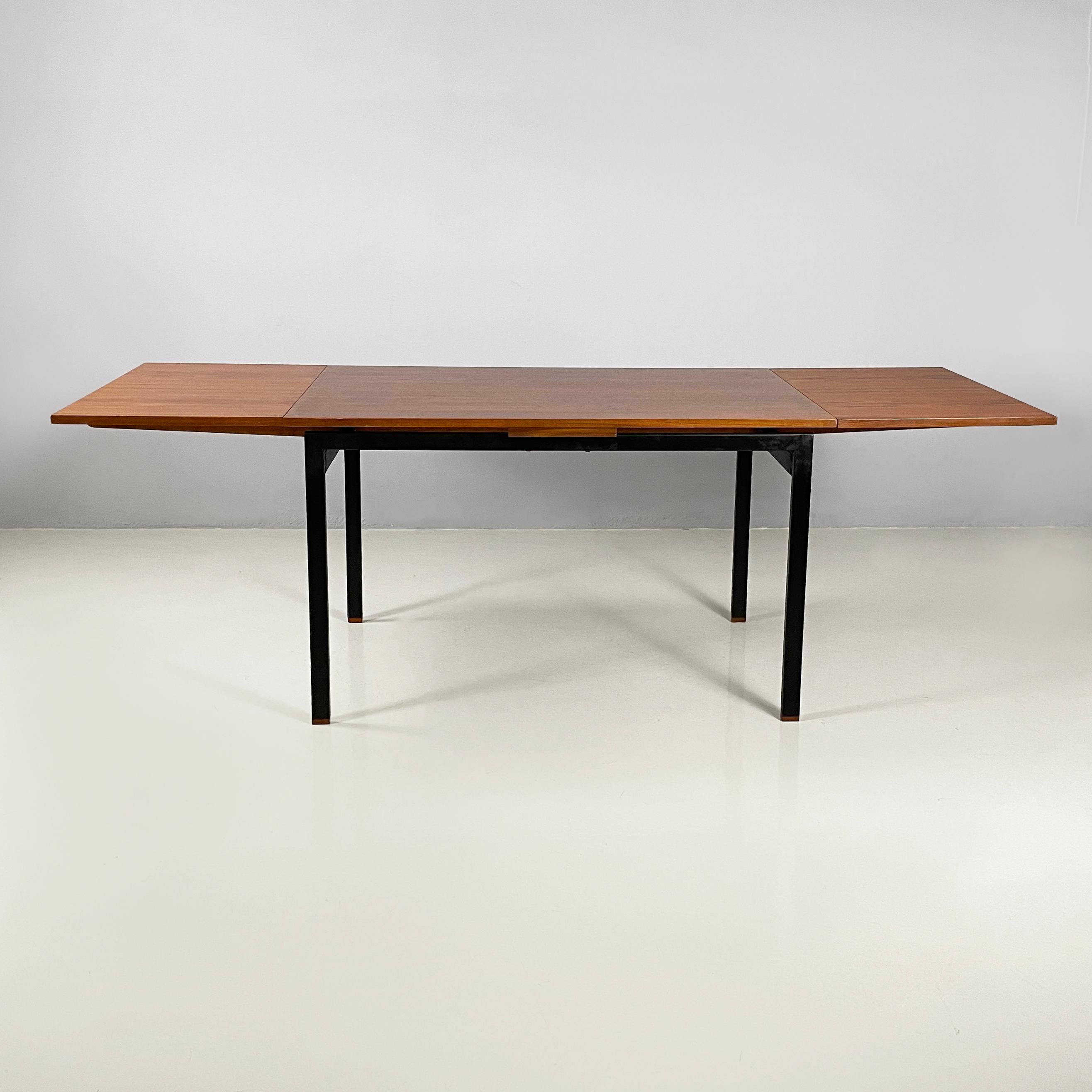 Ausziehbarer italienischer Esstisch aus Holz und schwarzem Metall aus der Mitte des Jahrhunderts, 1960er Jahre im Angebot 1