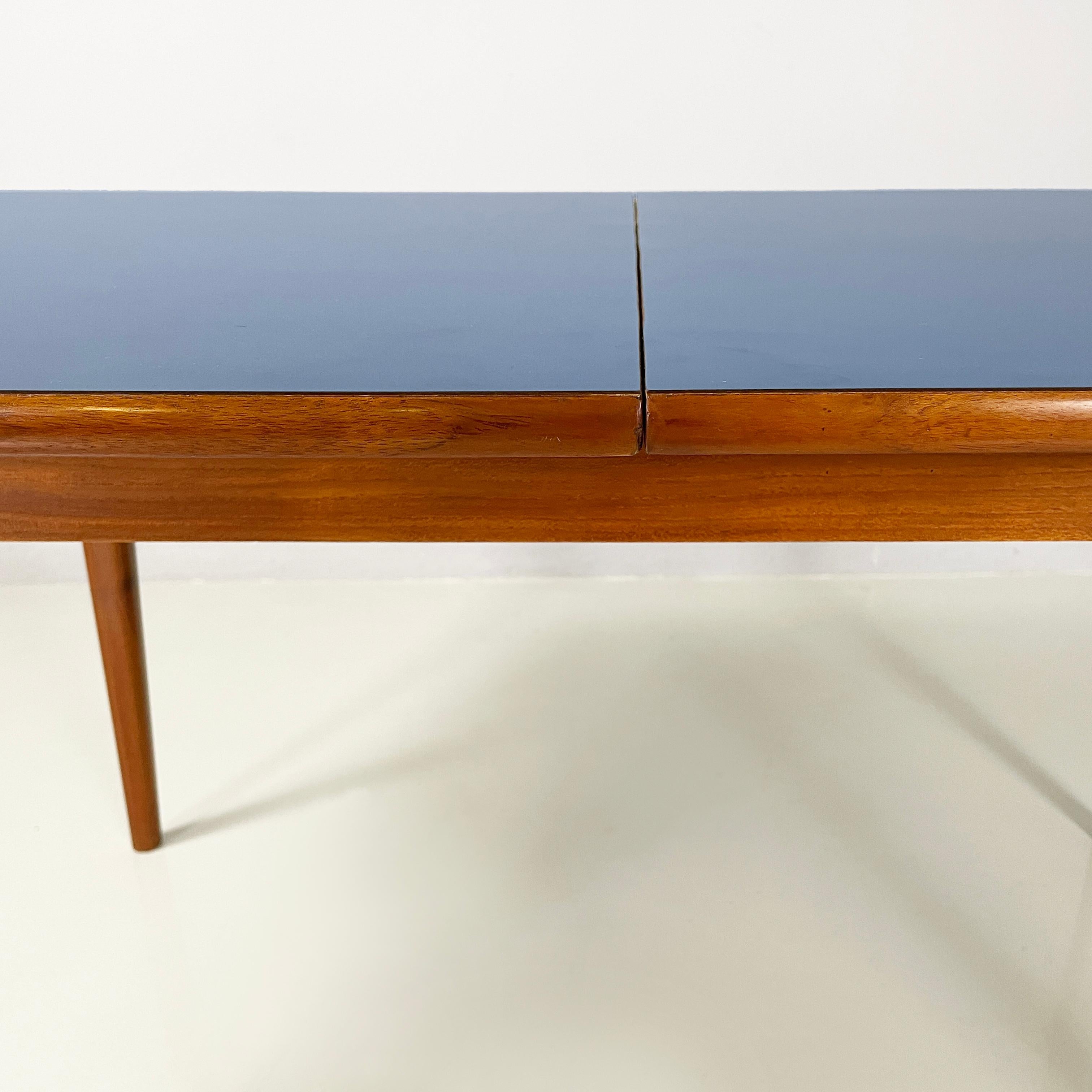Italian mid-century modern extendable dining table in wood and blue formica 1960 3