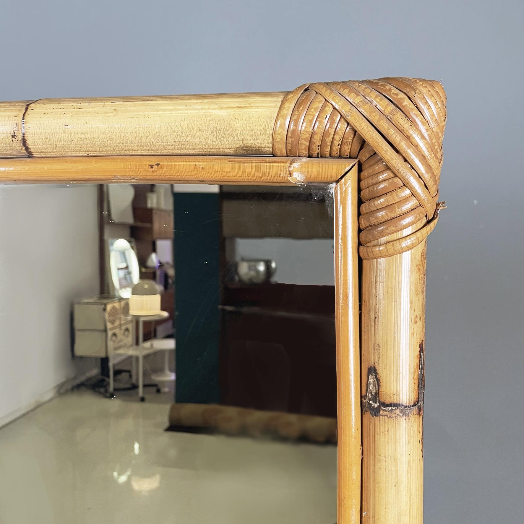Italian mid-century modern Floor freestanding full-length rattan mirror, 1960s In Good Condition For Sale In MIlano, IT