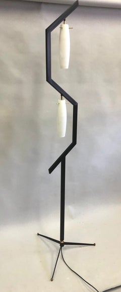 Italian Mid-Century Modern Floor Lamp in the style of Arredoluce