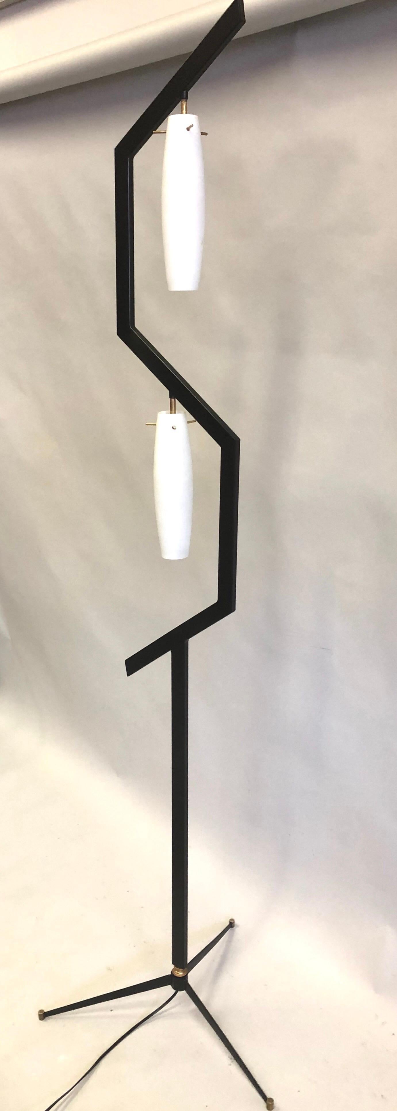 Émaillé Lampadaire italien moderne du milieu du siècle dernier dans le style d'Arredoluce en vente