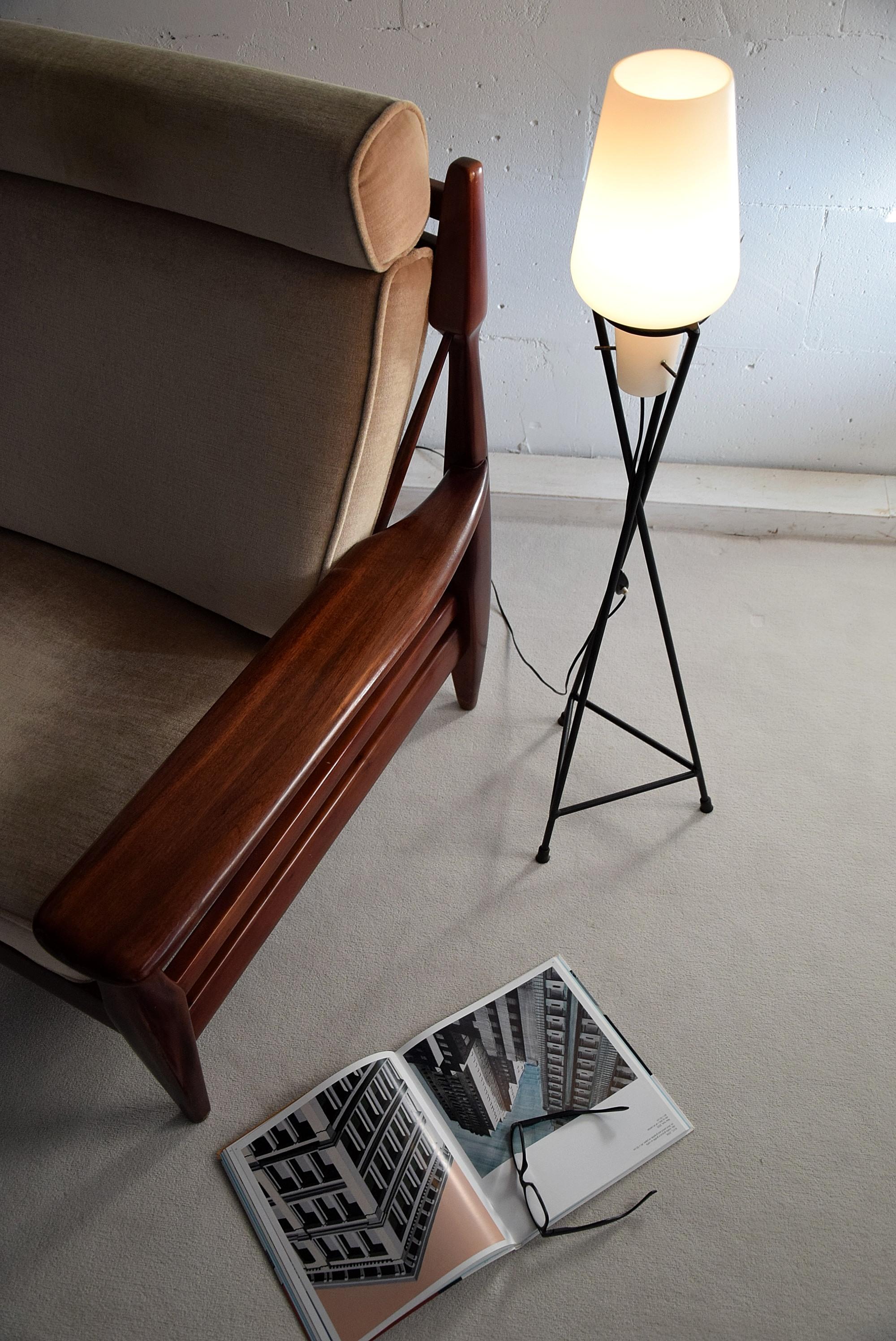 Italian Mid-Century Modern Floor Lamp For Sale 2