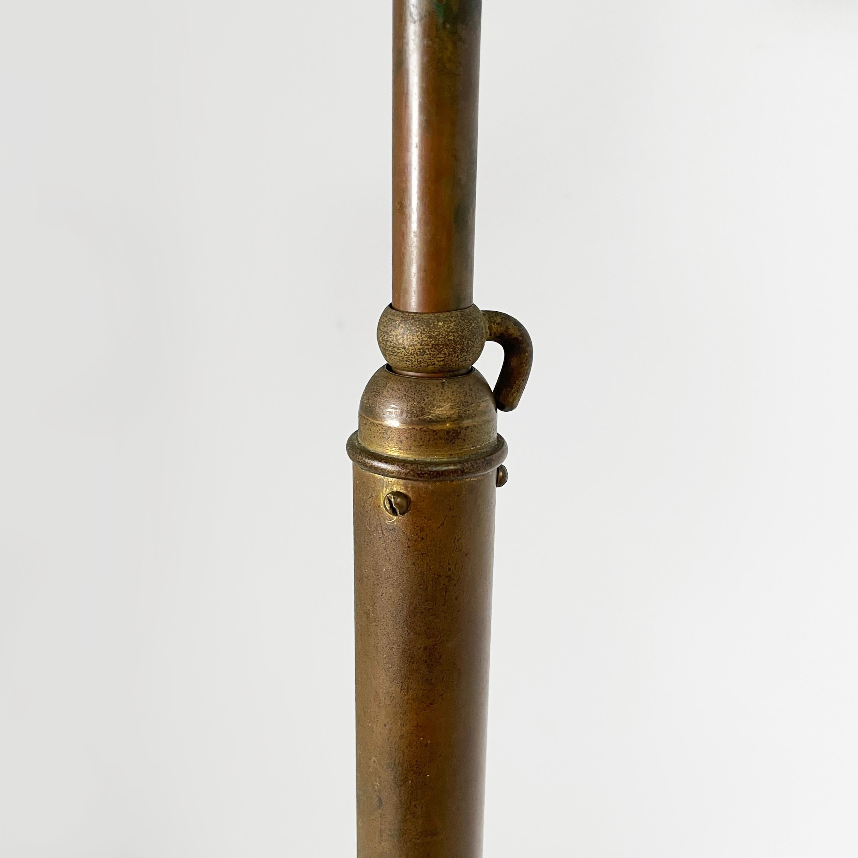 Italian mid-century modern Floor lamp in brass and metal, 1940s 8