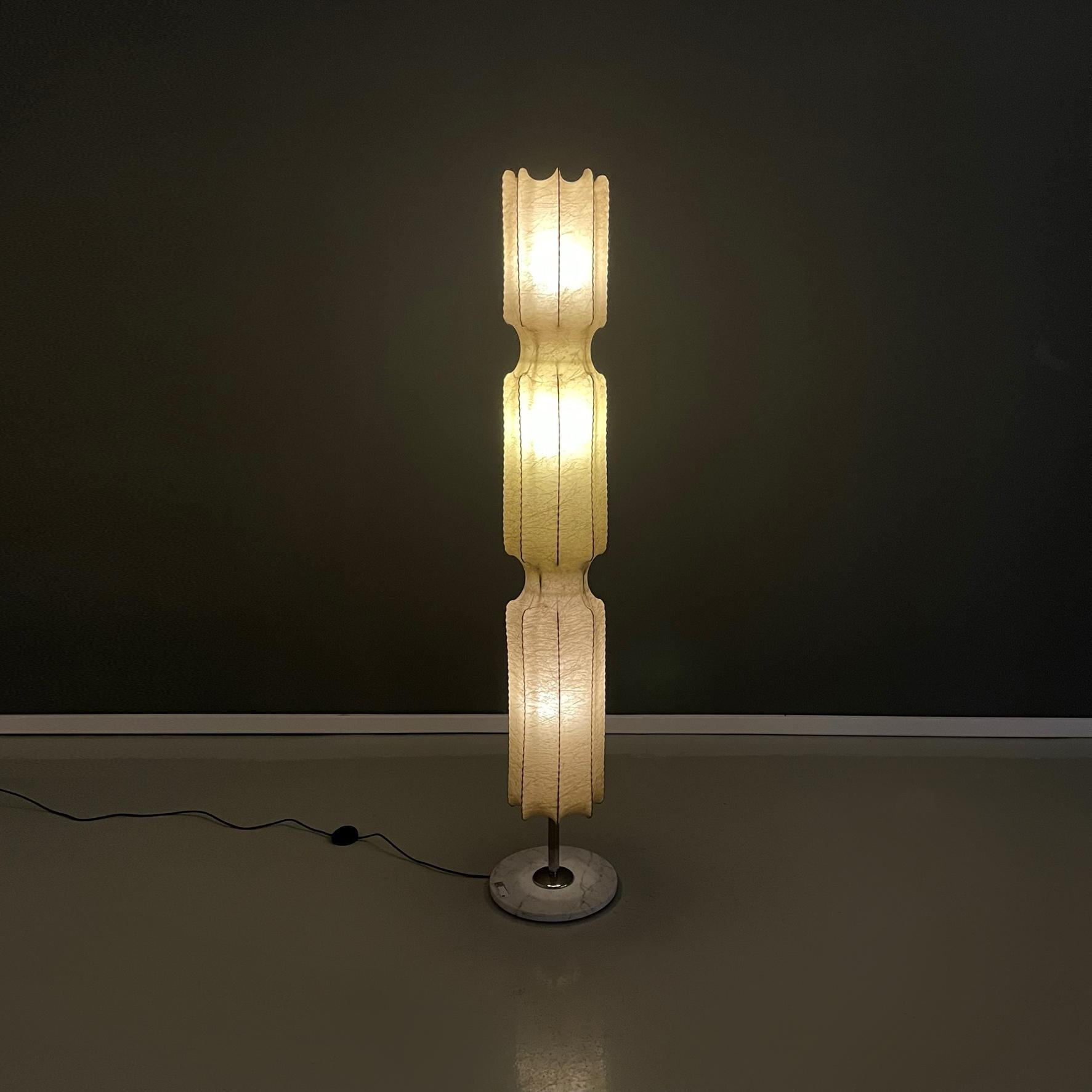 Italian Mid-Century Modern Floor Lamp in Cocoon, White Marble and Metal, 1960s In Good Condition For Sale In MIlano, IT