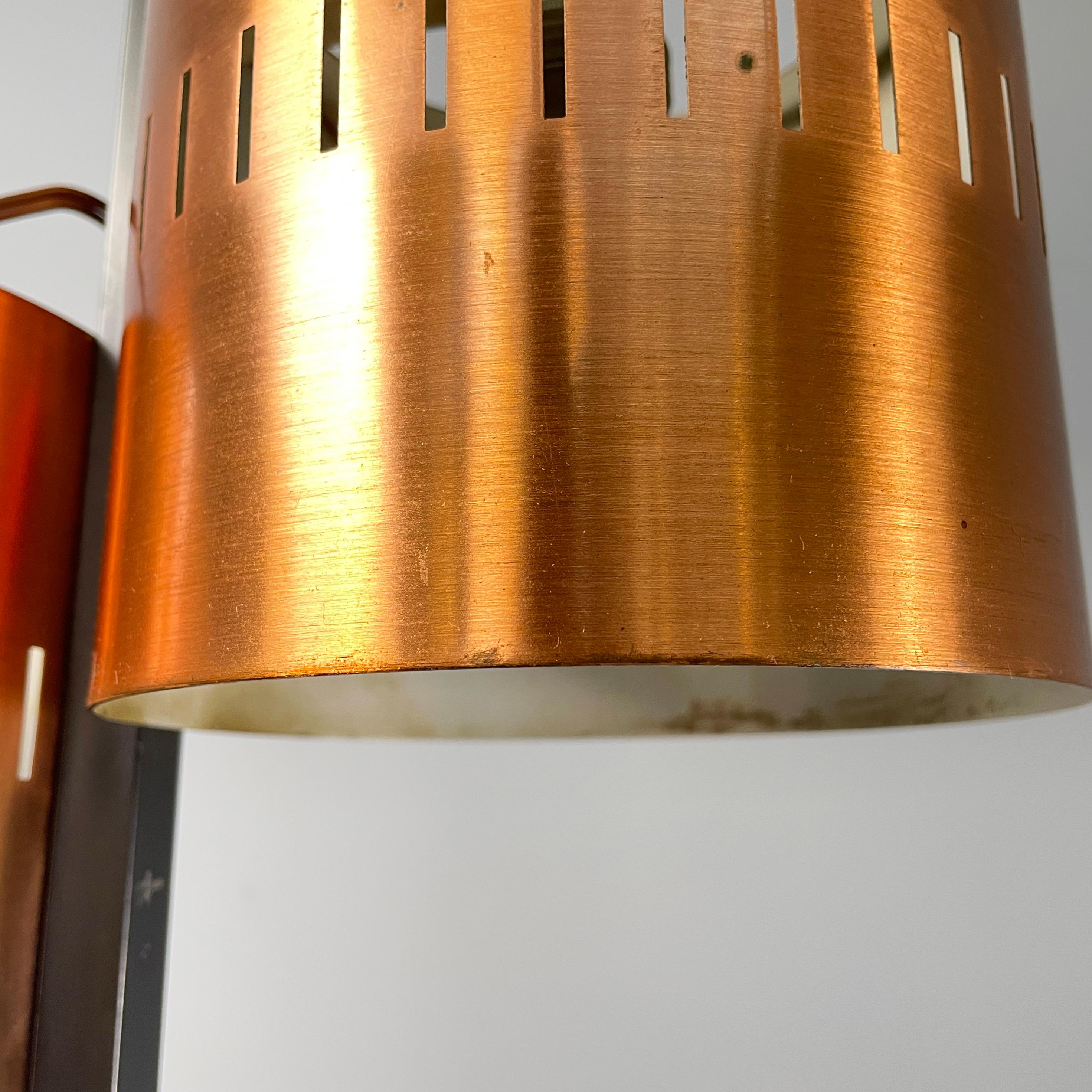 Italienische Stehlampe aus der Mitte des Jahrhunderts aus Kupfer, schwarzem Metall und Marmor, 1960er Jahre im Angebot 9