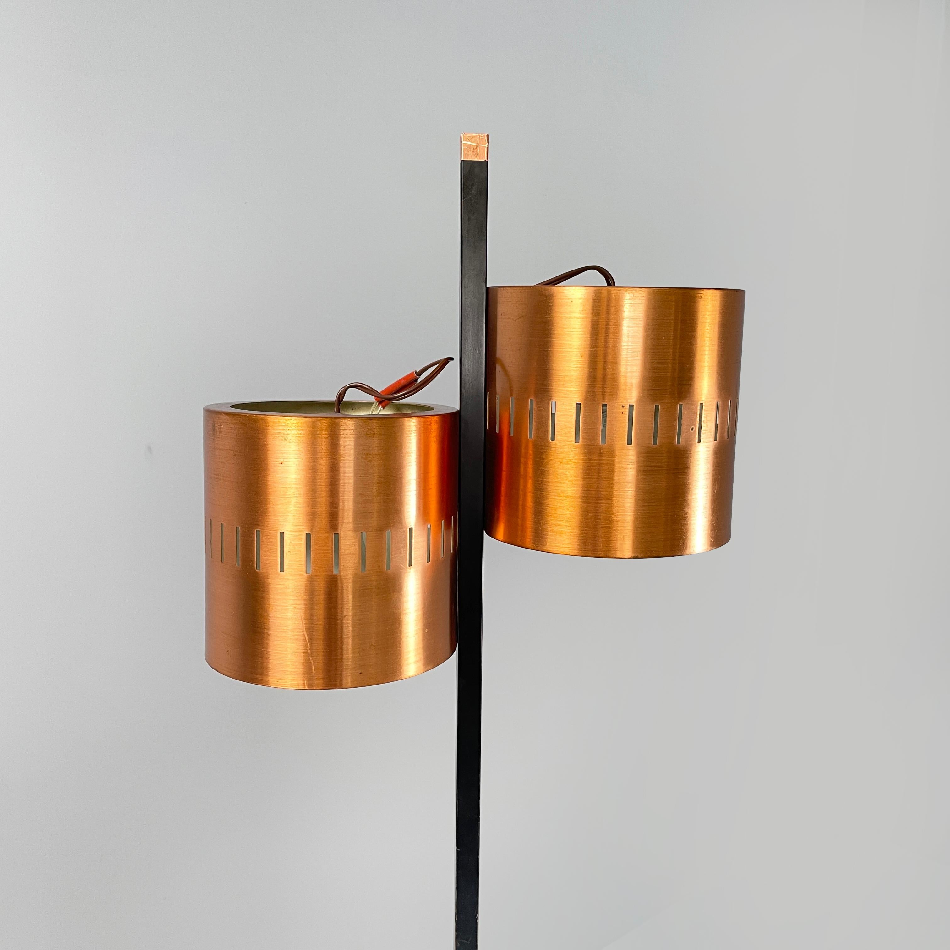 Italian mid-century modern Floor lamp in copper, black metal and marble, 1960s For Sale 2