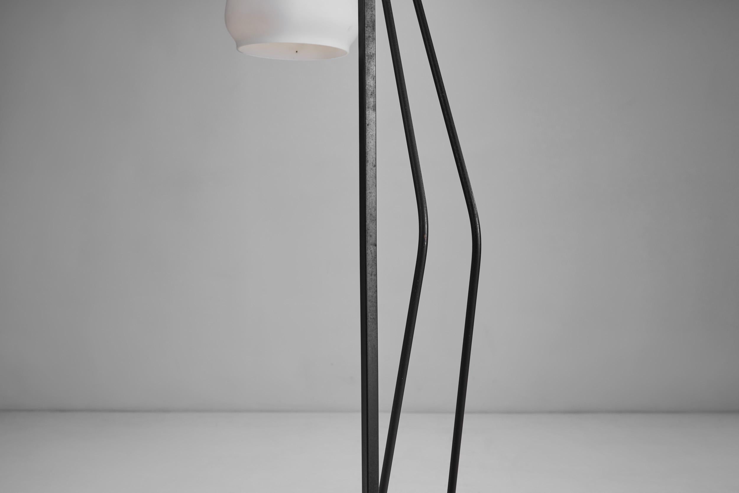 Italian Mid-Century Modern Floor Lamp in the Style of Stilnovo, Italy 1950s 10