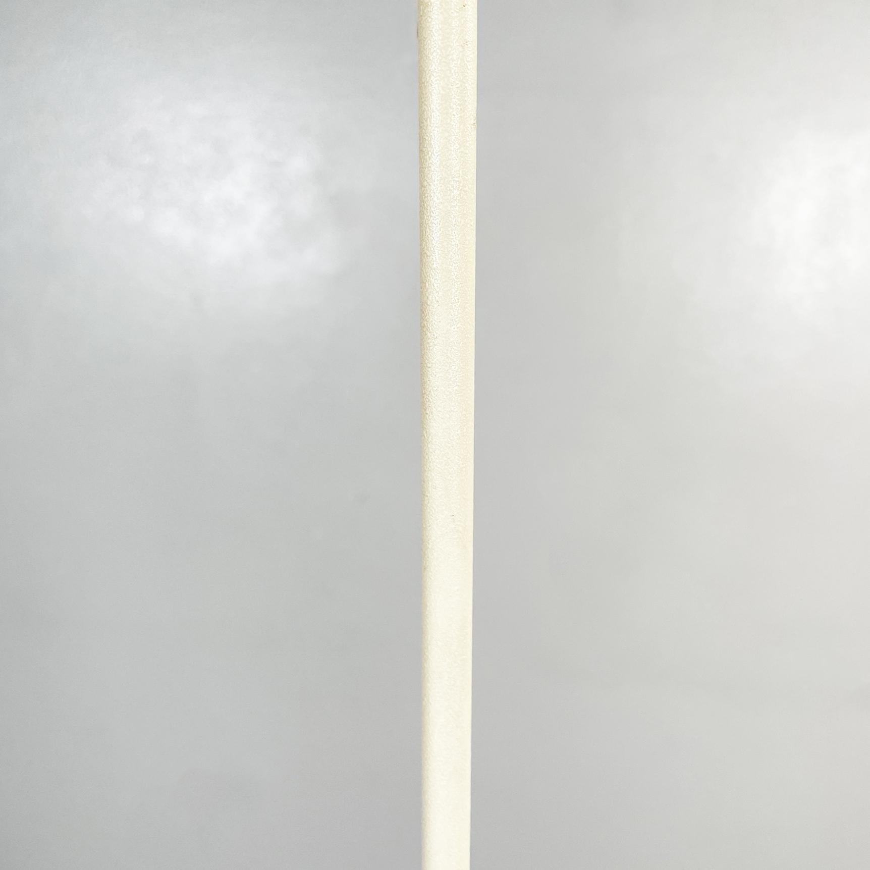 Italian Mid-Century Modern Floor Lamp in White Fabric and Metal, 1980s For Sale 4