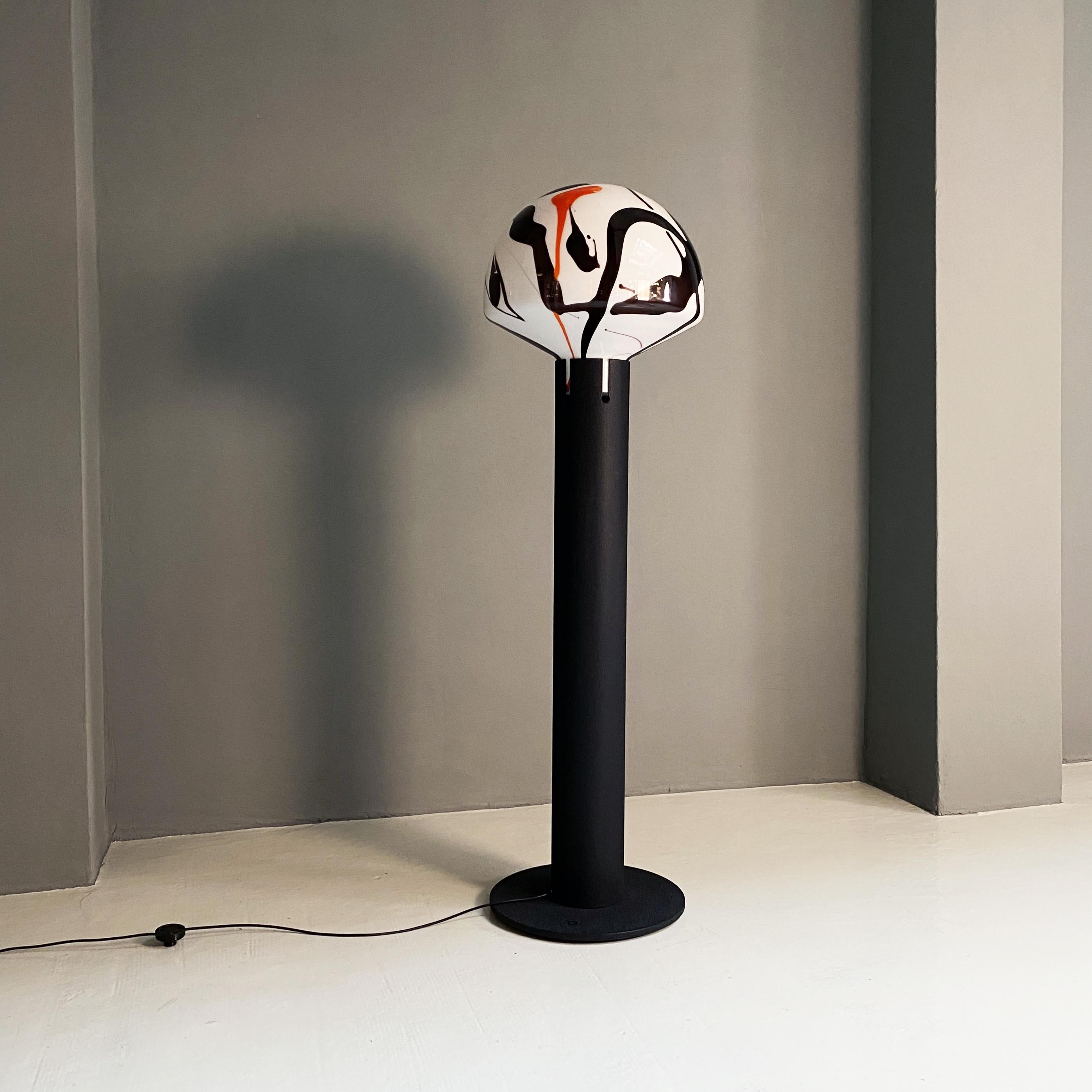 Italian Mid-Century Modern Floor Lamp with Decorated Murano Glass, 1970s In Good Condition For Sale In MIlano, IT