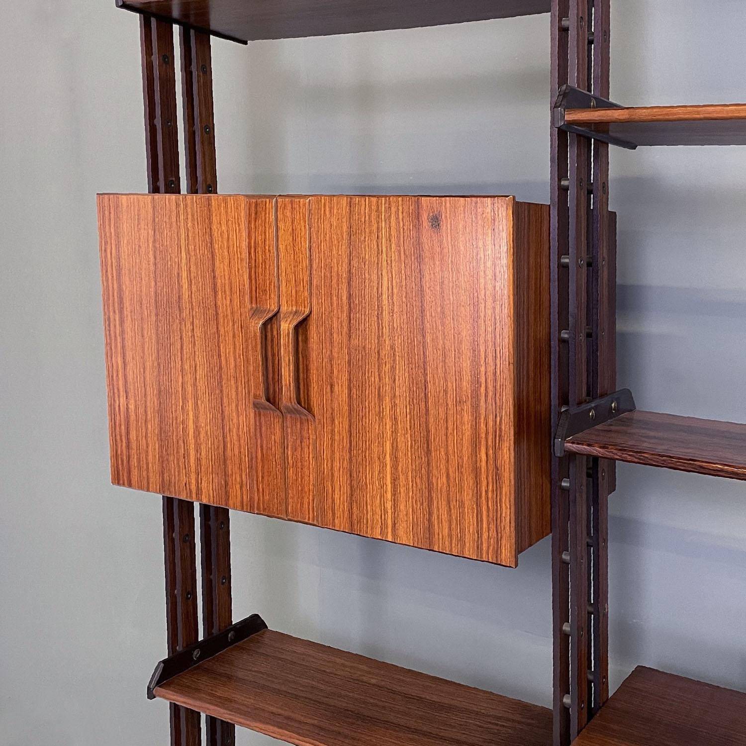 Italian mid-century modern floor-to-ceiling wood and brass bookcase, 1960s 3
