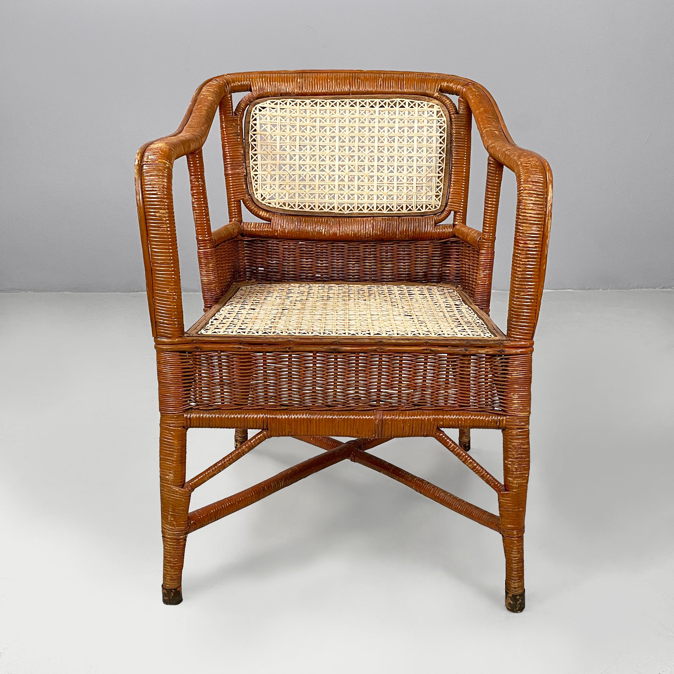 Sillones italianos modernos de mediados de siglo en ratán y paja, años 60
Pareja de sillas o sillones de paja y ratán. El asiento y el respaldo son cuadrados, con interior de paja tejida y perfil de ratán tejido. Patas redondas de ratán con pies