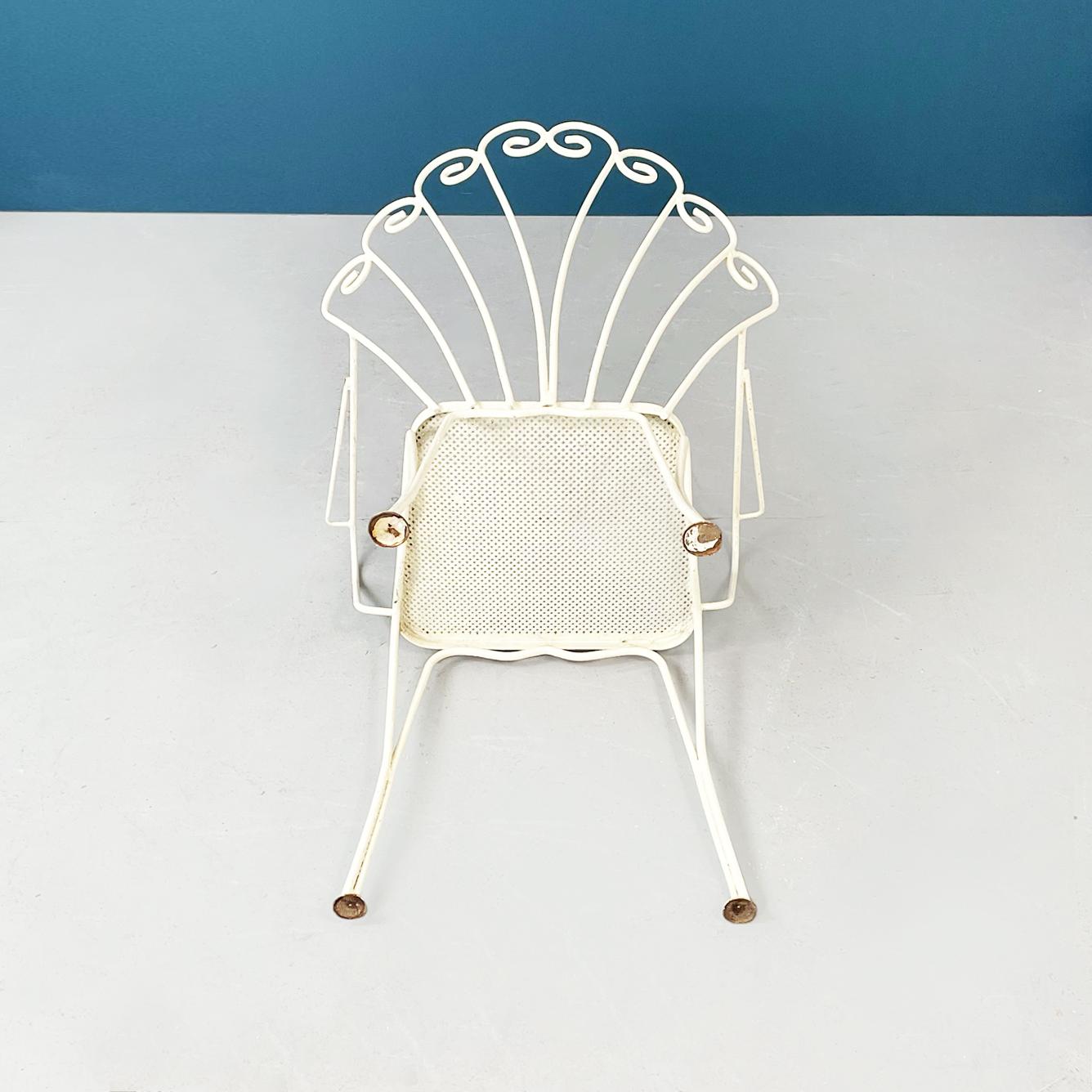 Italian Mid-Century Modern Garden Chairs and Table in White Wrought Iron, 1960s For Sale 7