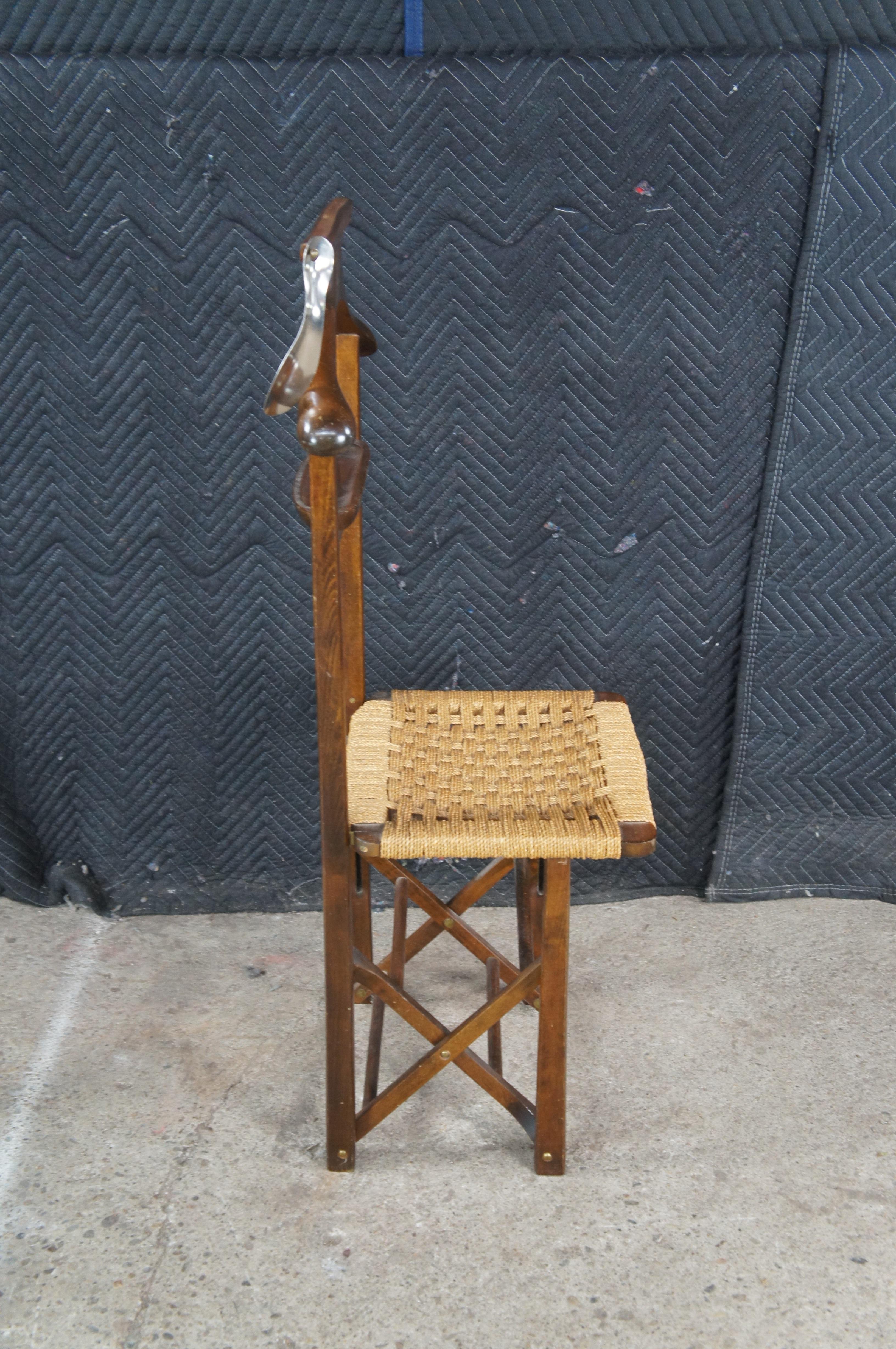 Chaise de valet de chambre pour vêtements d'un gentleman italien du milieu du siècle, siège en jonc MCM en vente 6