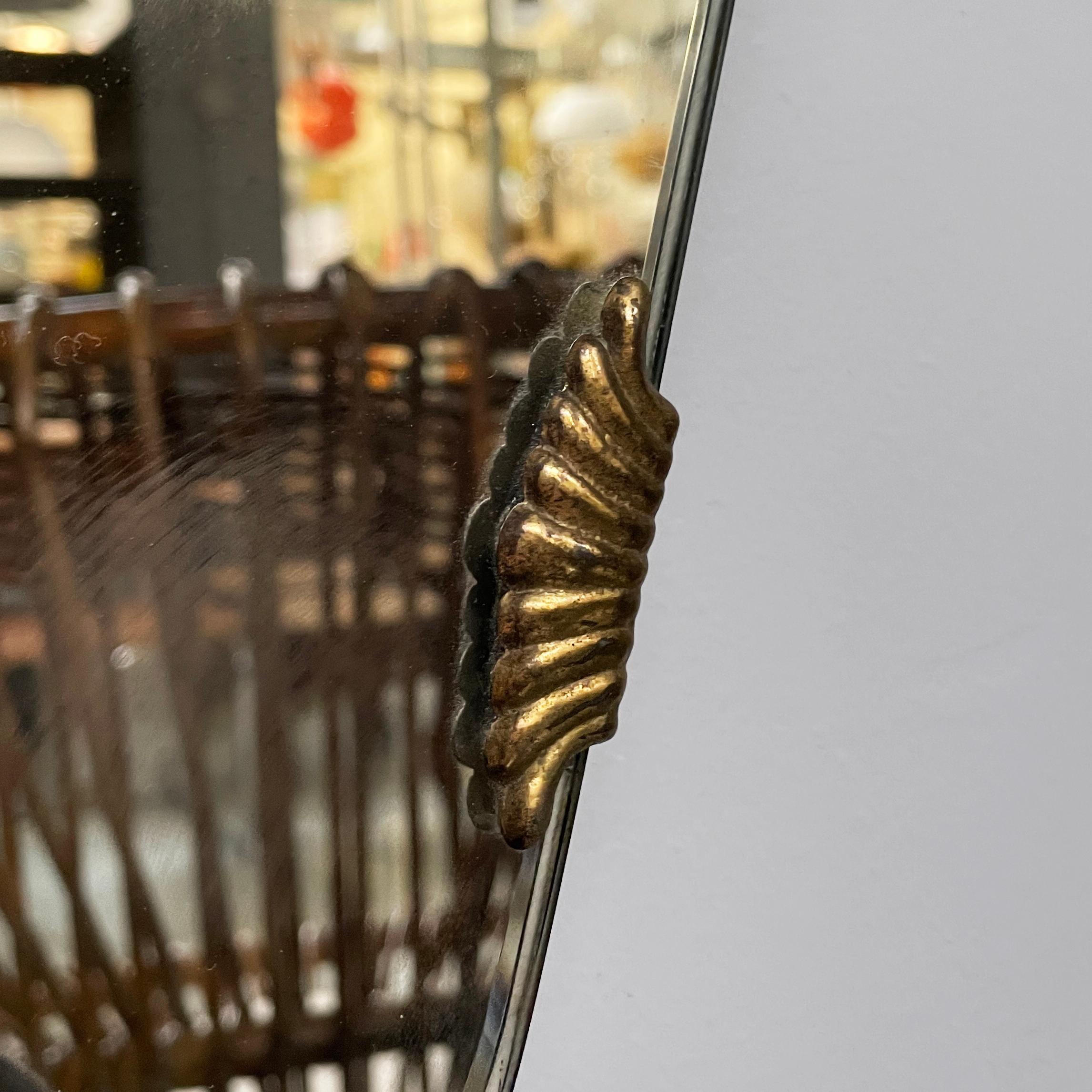 Italian mid-century modern Geometric wall mirror in brass and wood, 1950s For Sale 5