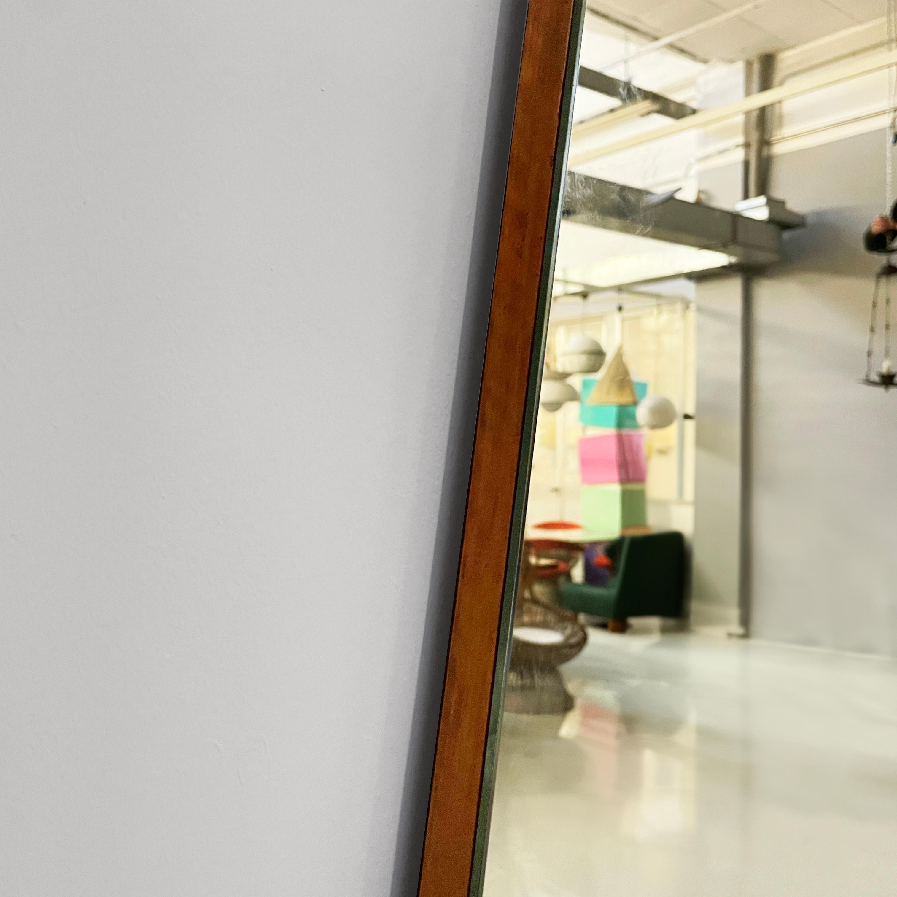 Mid-Century Modern Italian mid-century modern Geometric wall mirror in brass and wood, 1950s For Sale