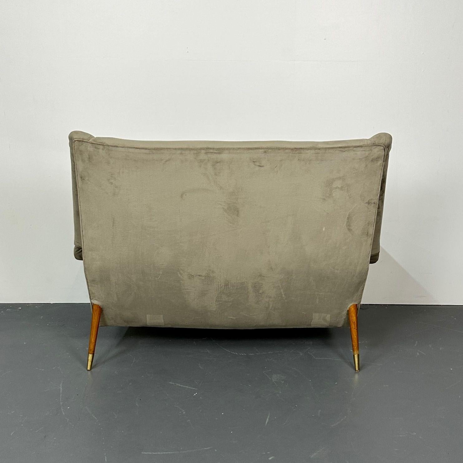 Gio Ponti Style, Mid-Century Modern, Sofa, Grey Velvet, Wood, Italy, 1950s For Sale 4