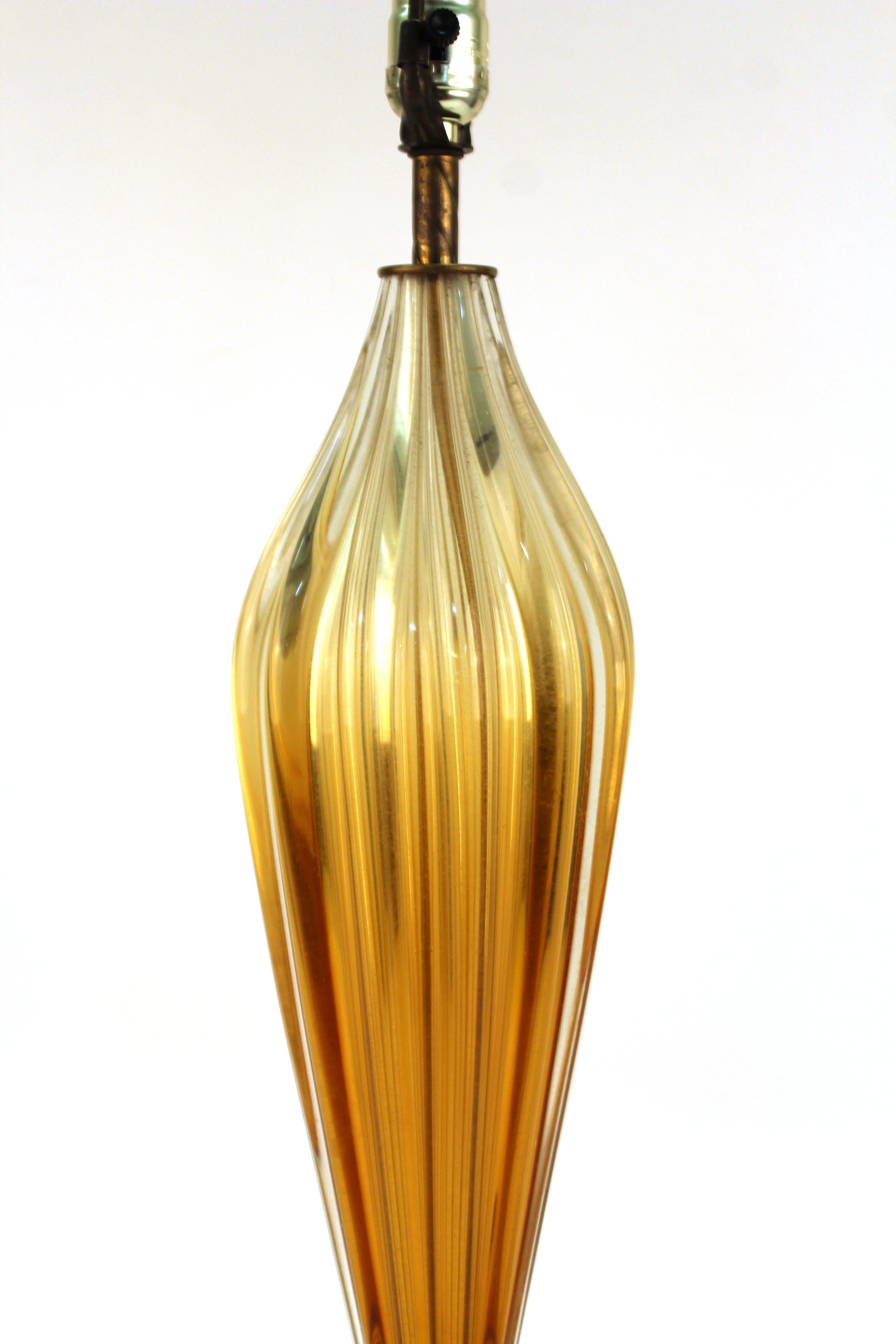 20ième siècle Lampe de bureau italienne en verre moderne mi-siècle moderne en vente