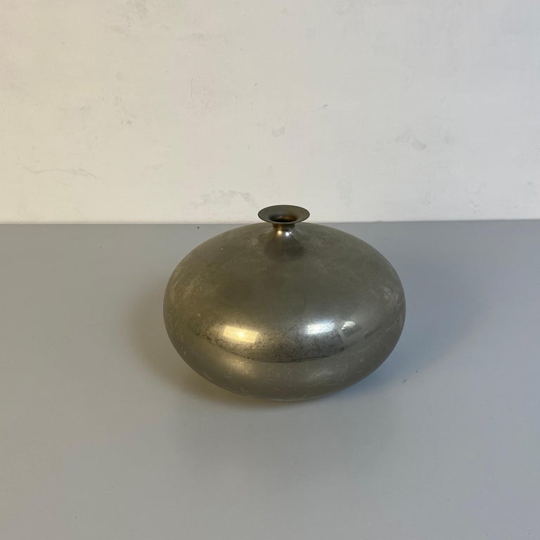 Italian Mid-Century Modern Gray Pewter Rounded Vase, 1970s For Sale 1