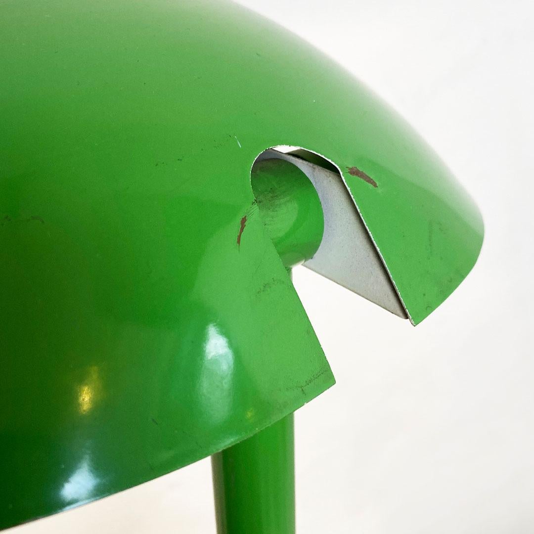 Italian Mid-Century Modern Green Enamelled Metal Floor Lamp, 1970s 8