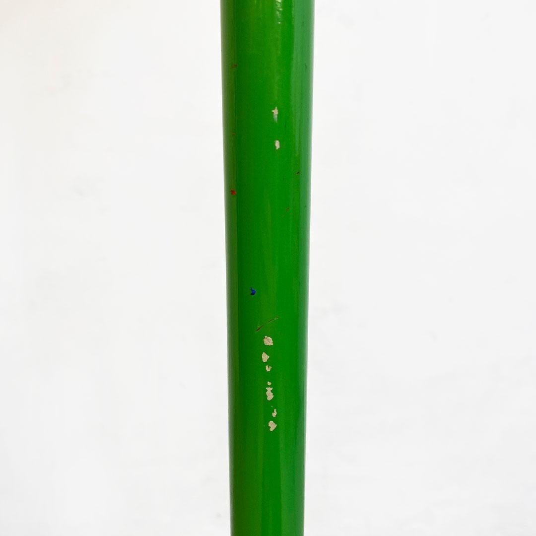 Italian Mid-Century Modern Green Enamelled Metal Floor Lamp, 1970s 11