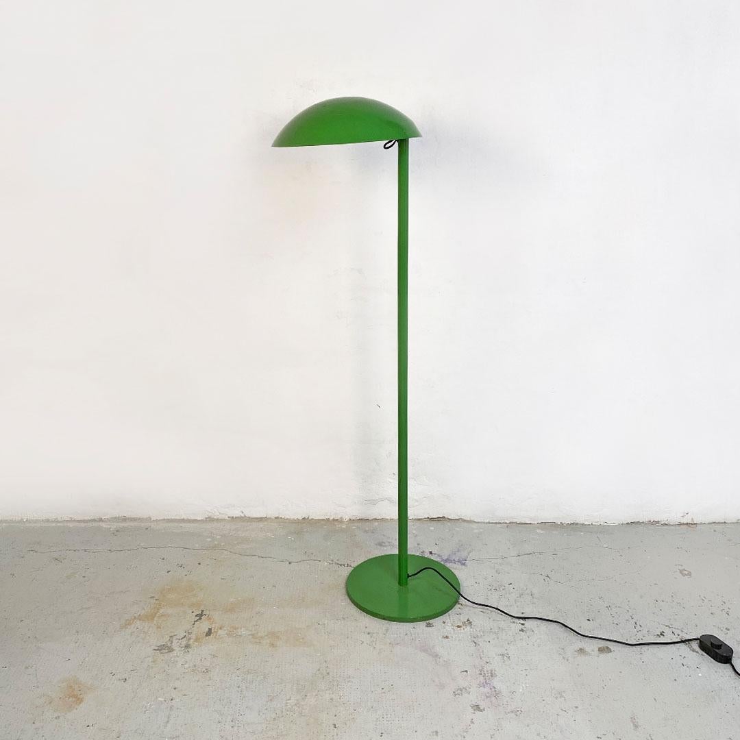 Italian Mid-Century Modern Green Enamelled Metal Floor Lamp, 1970s 3