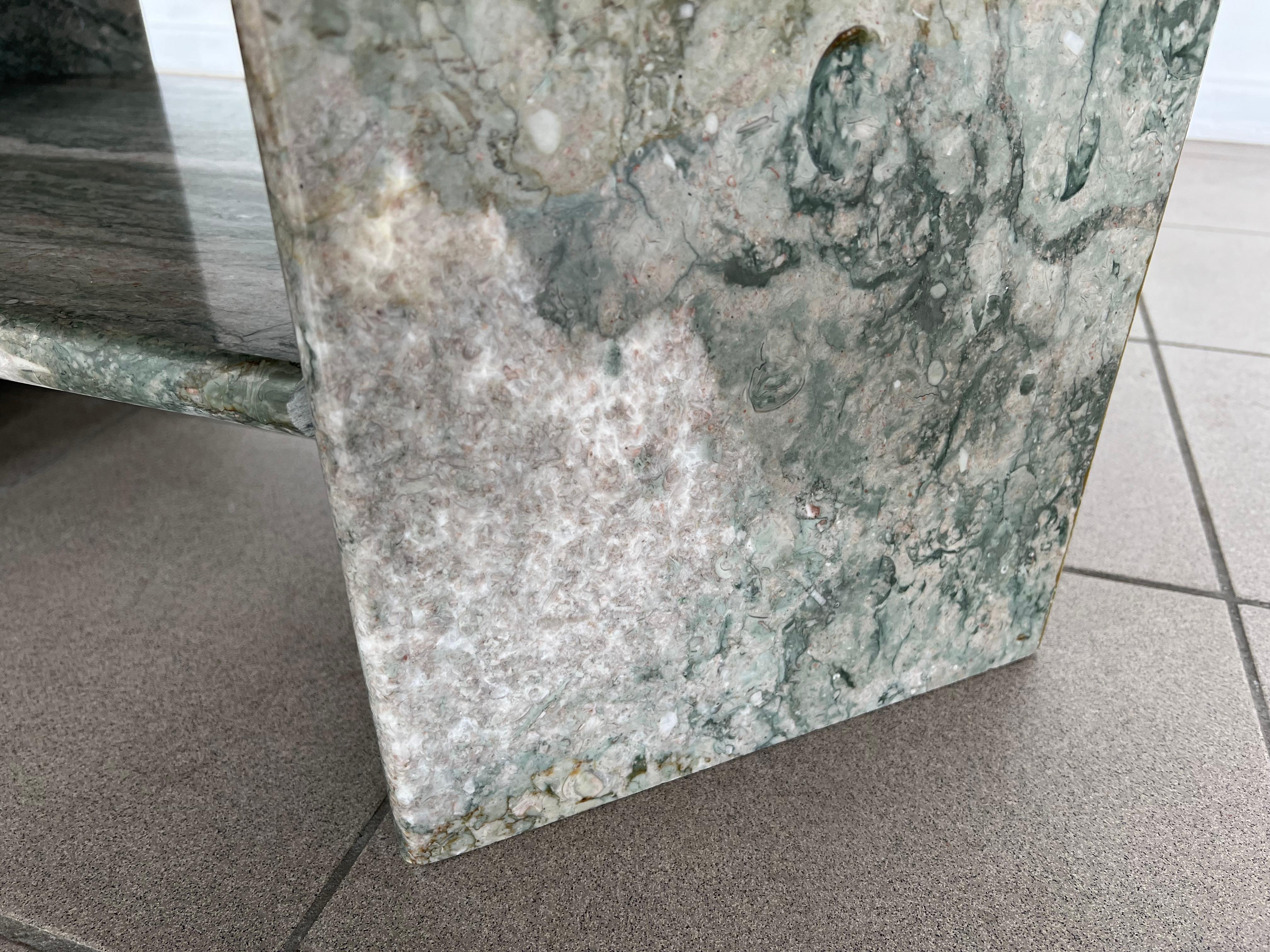 Table basse ovale en marbre vert italienne The Moderns Moderns en vente 6