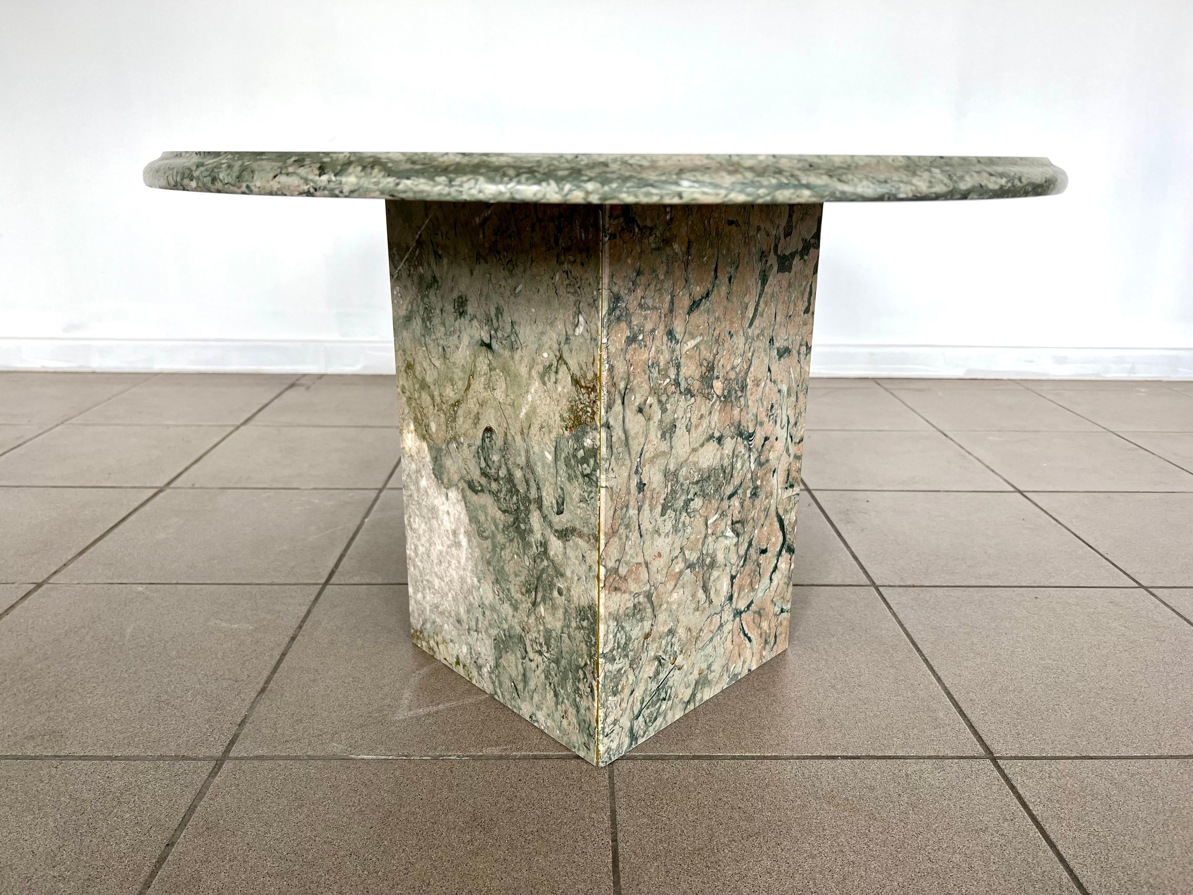 Italian Mid-Century Modern Green Marble Oval Coffee Table For Sale 1