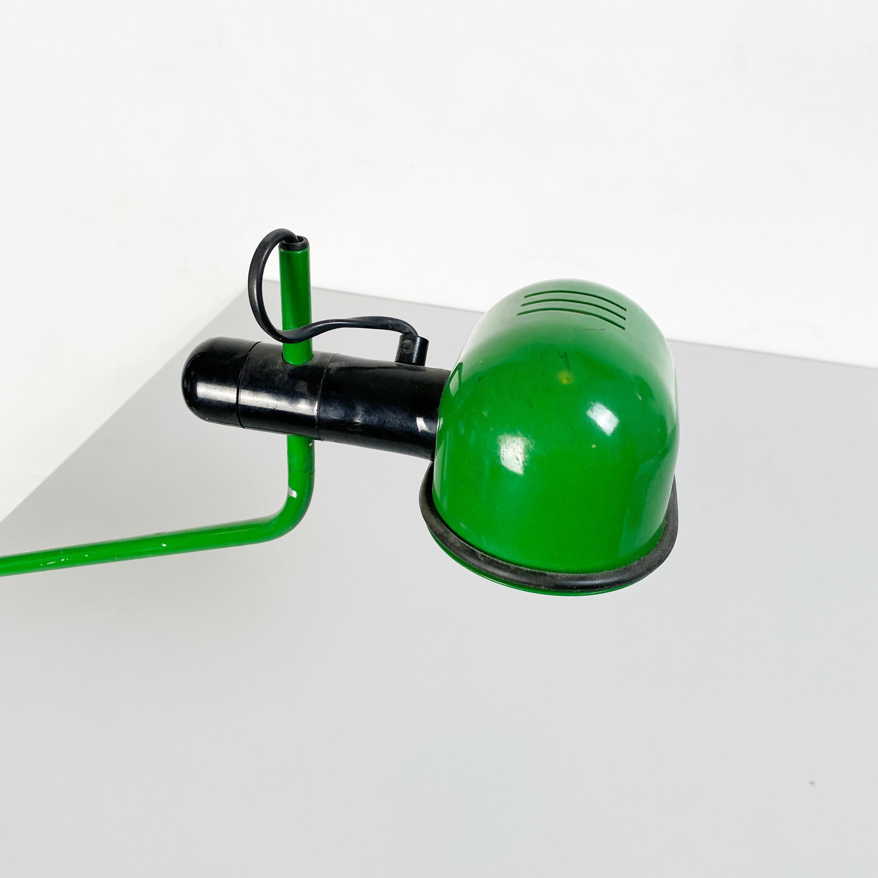 Italian Mid-Century Modern Green Metal Clamp-On Table Lamp, 1980s In Good Condition For Sale In MIlano, IT