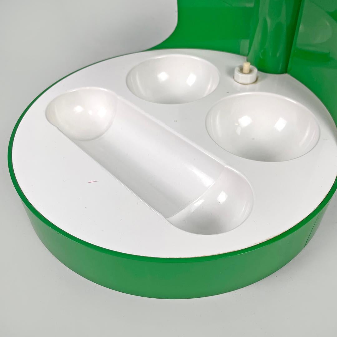 Italian mid-century modern green plastic table lamp KD29 Colombo Kartell, 1960s 6