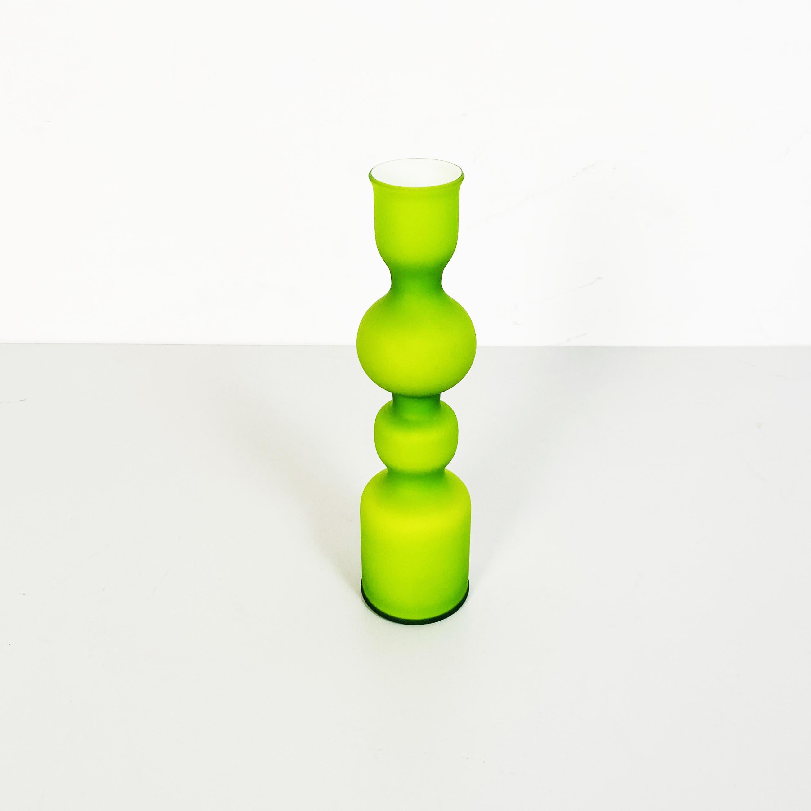 Italian Mid-Century Modern Green Satin Murano Vase by Carlo Moretti, 1960s In Good Condition In MIlano, IT