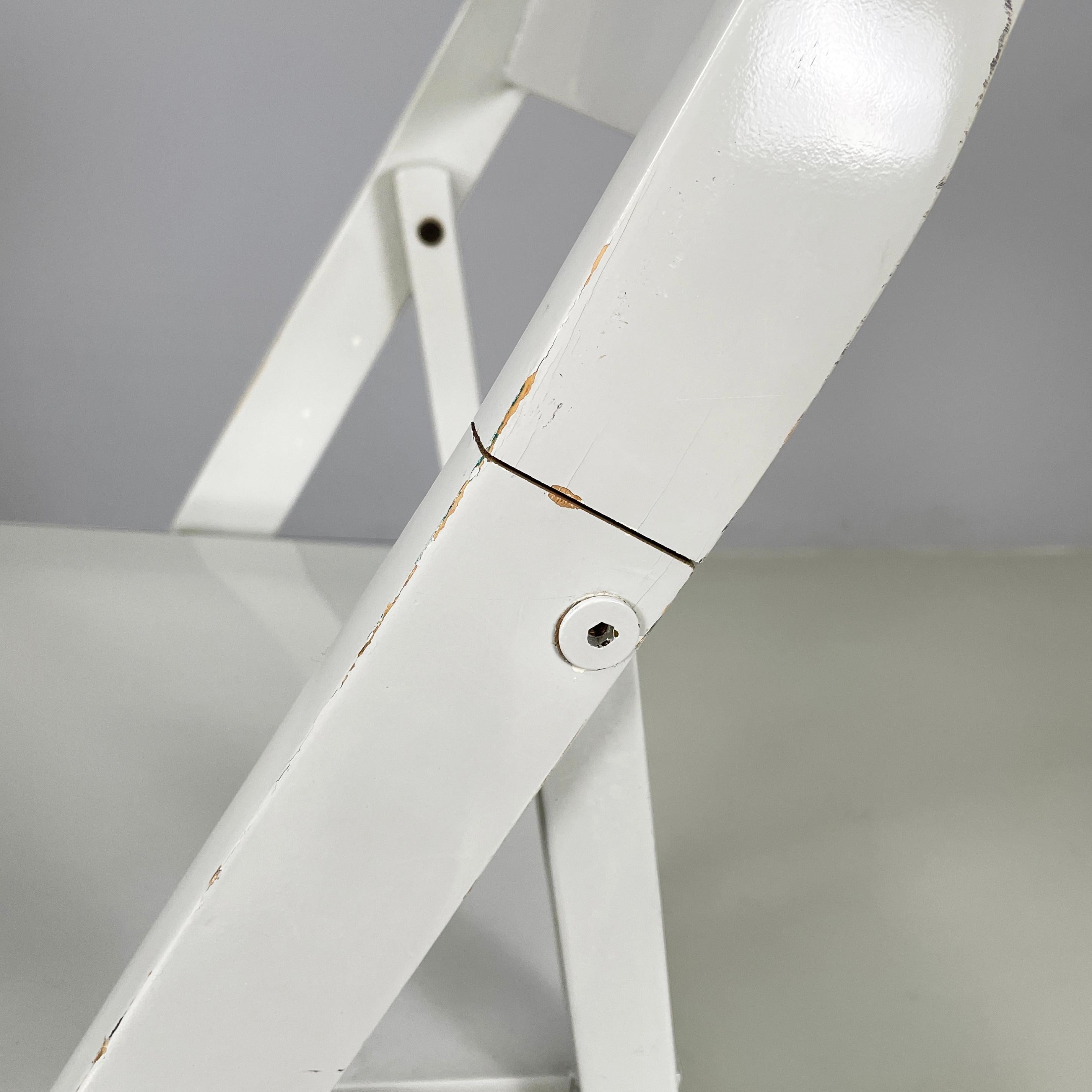 Sedia pieghevole italiana di metà secolo in legno grigio Tric di Castiglioni, anni '60 in vendita 4