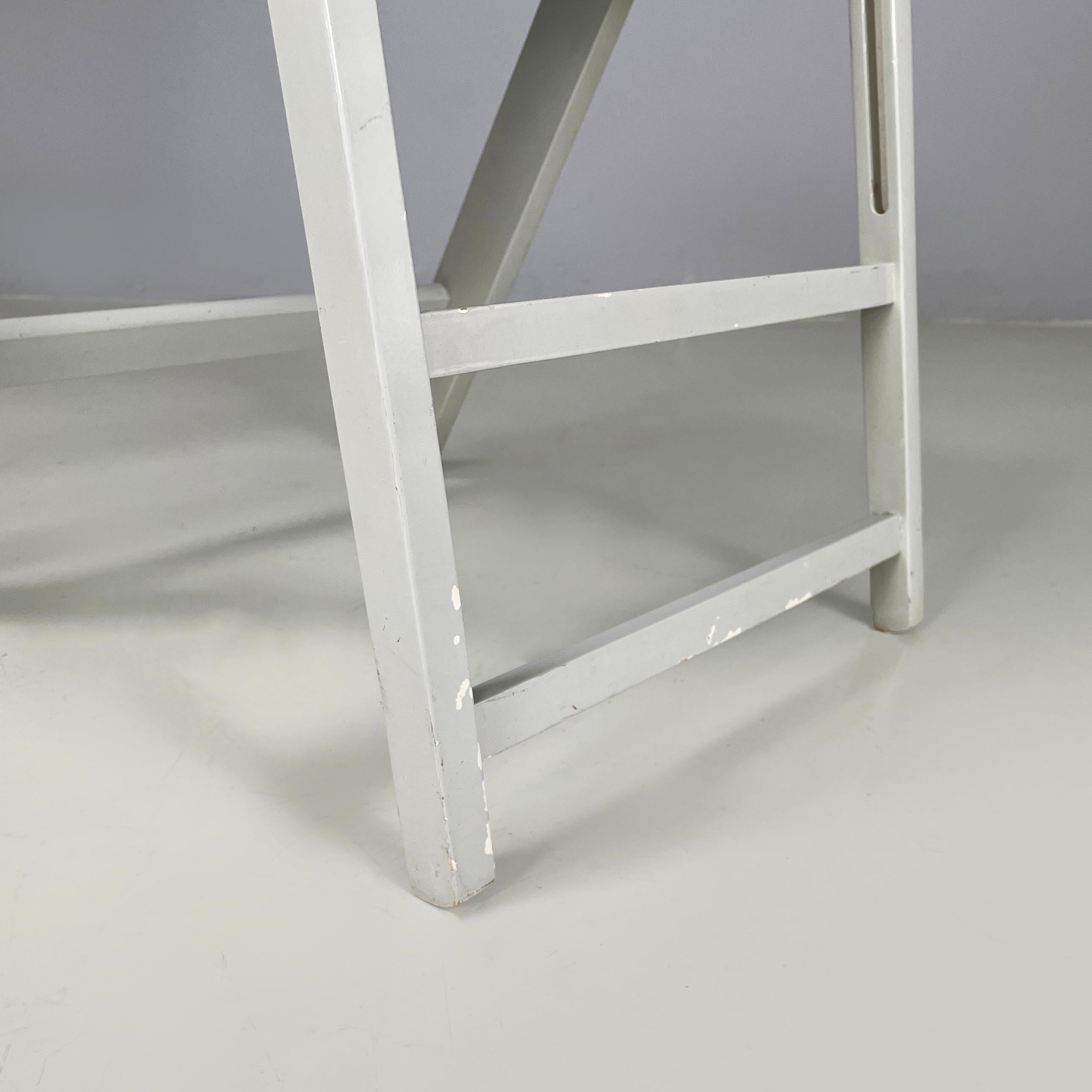Sedia pieghevole italiana di metà secolo in legno grigio Tric di Castiglioni, anni '60 in vendita 8