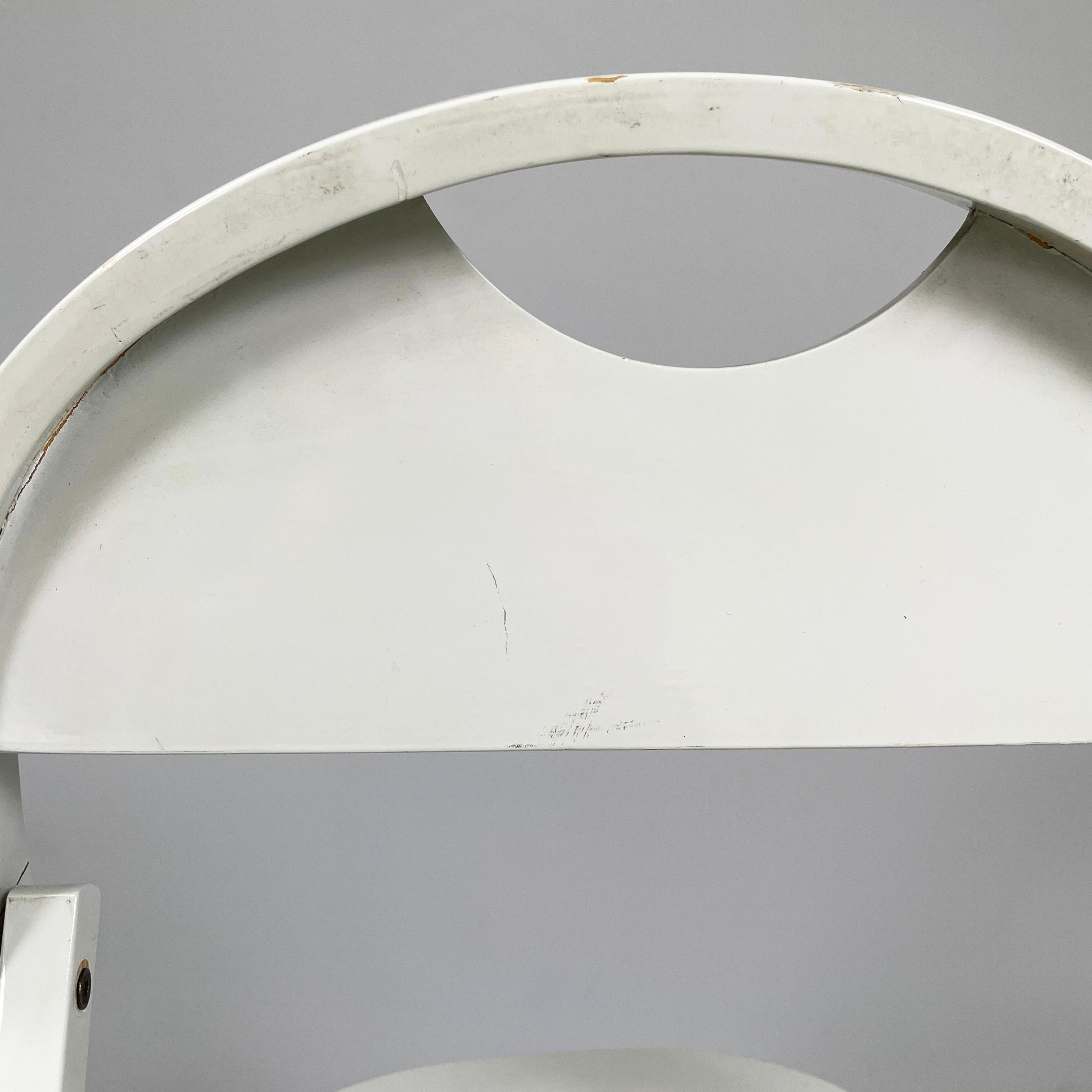 Sedia pieghevole italiana di metà secolo in legno grigio Tric di Castiglioni, anni '60 in vendita 2