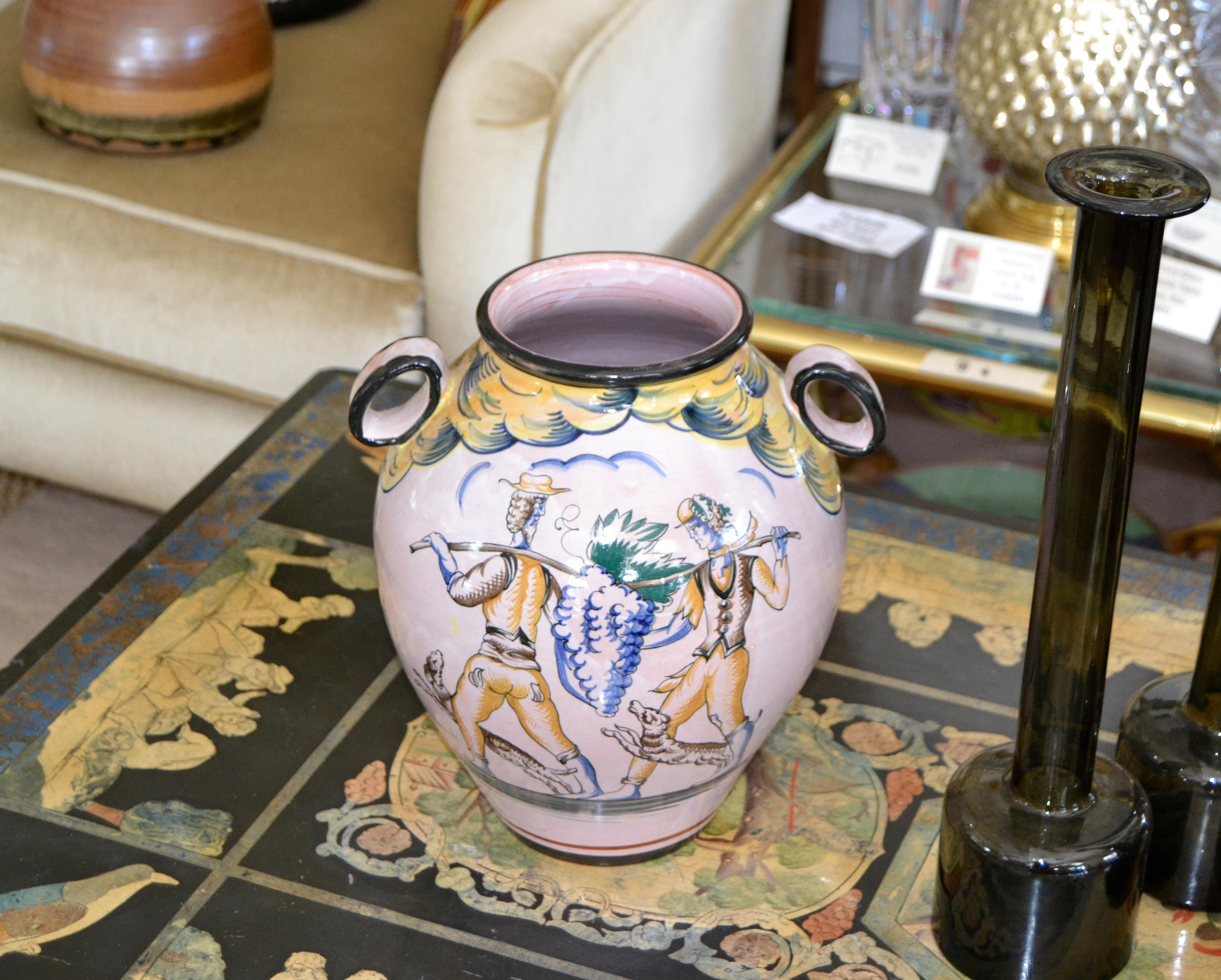 Mid-Century Modern Vase en terre cuite peint à la main, italien et moderne du milieu du siècle, avec poignées en vente