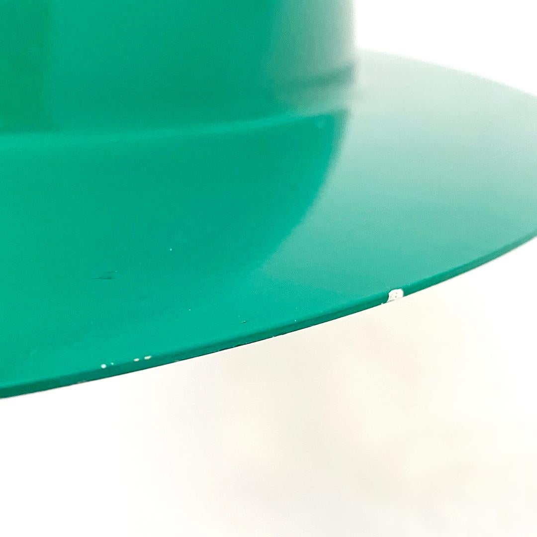 Italian Mid-Century Modern Hat-Shaped Green Metal Chandelier, 1970s For Sale 9