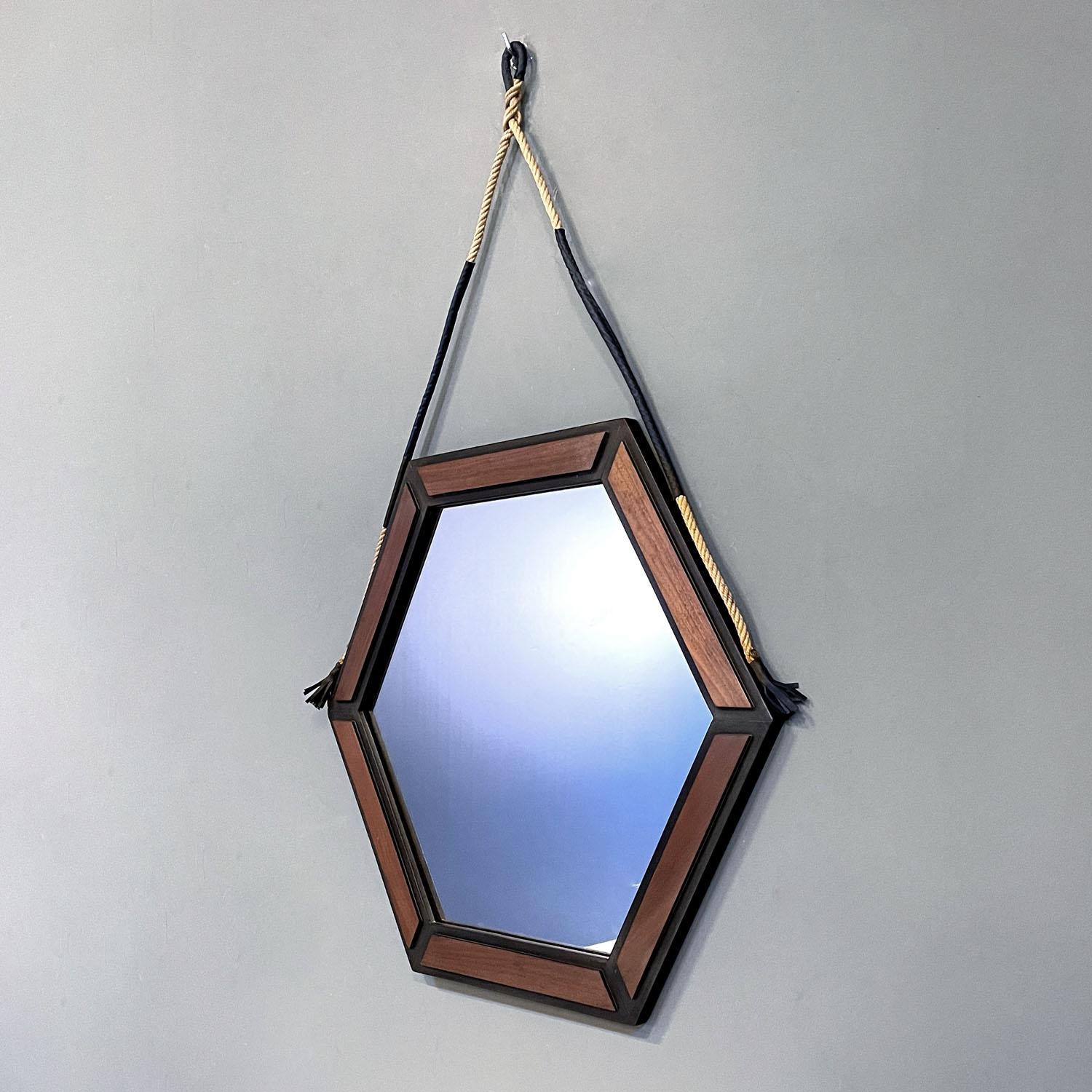 Italian mid-century modern hexagonal wooden wall mirror with rope, 1960s In Good Condition For Sale In MIlano, IT