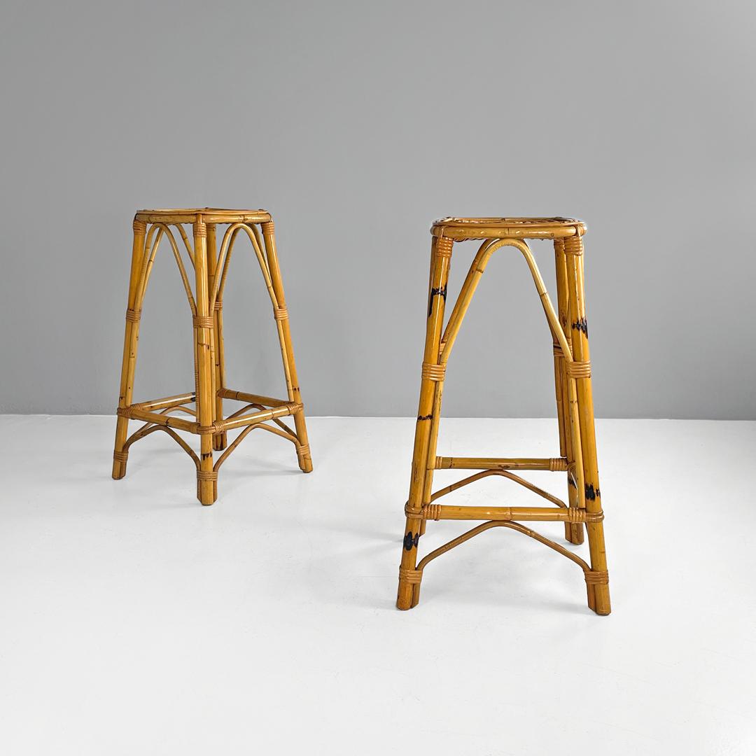 Mid-Century Modern Italian mid-century modern high rattan bar stools with square base, 1960s For Sale