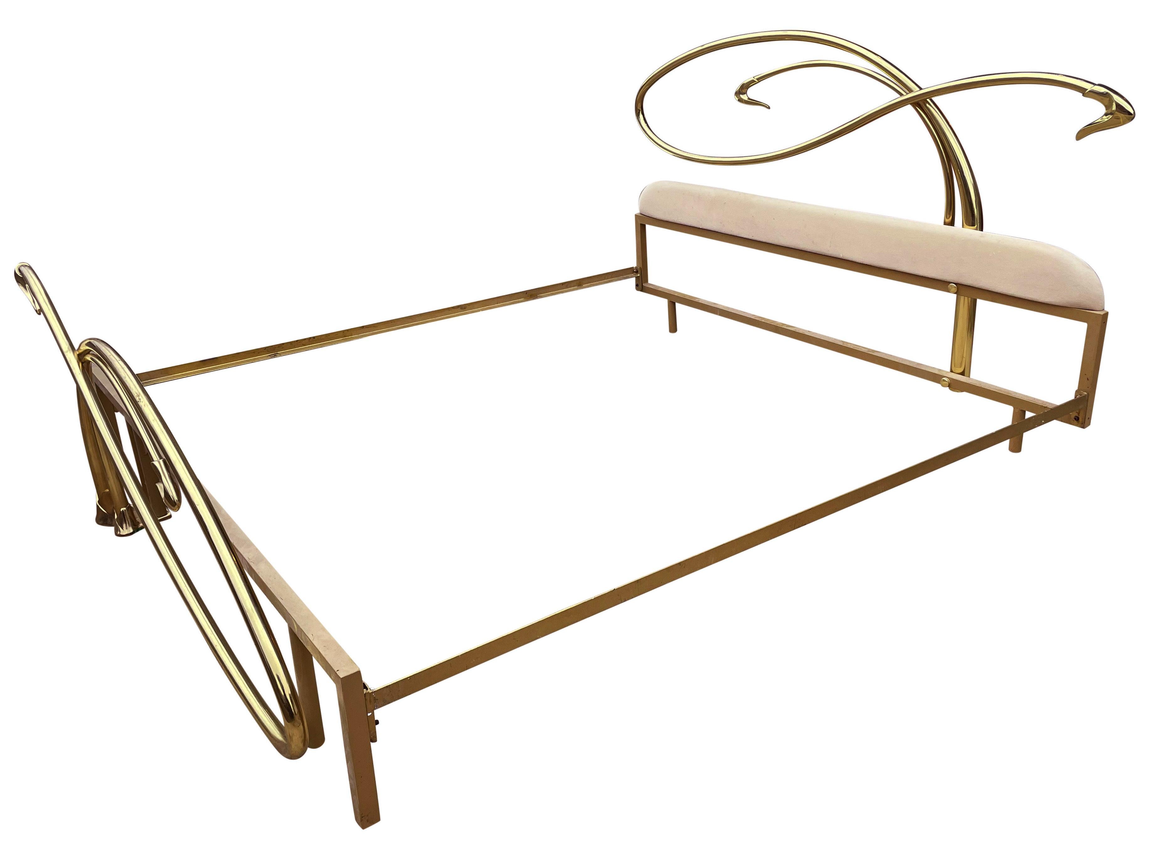 Late 20th Century Italian Mid-Century Modern Hollywood Regency Brass King Size Bed with Headboard