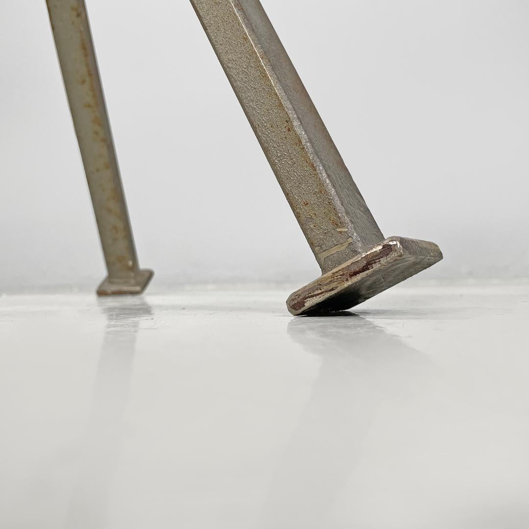 Italian mid-century modern industrial adjustable stools in wood and metal, 1960s For Sale 15