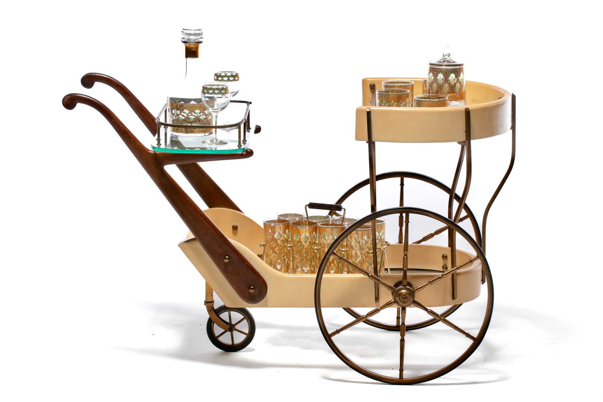 Carrito de bar italiano de mediados del siglo XX en piel de cabra crema marfil de Aldo Tura c. 1965 en venta 12