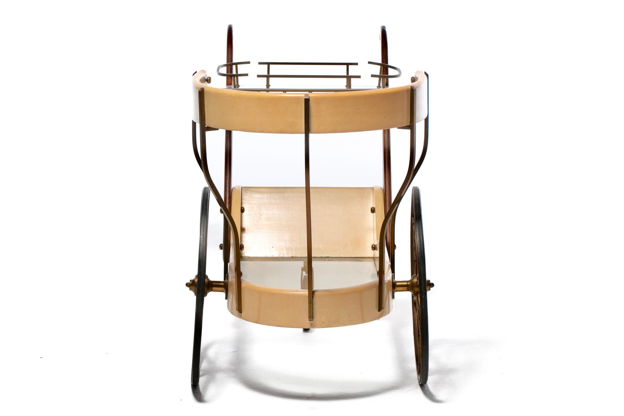 Carrito de bar italiano de mediados del siglo XX en piel de cabra crema marfil de Aldo Tura c. 1965 en venta 1